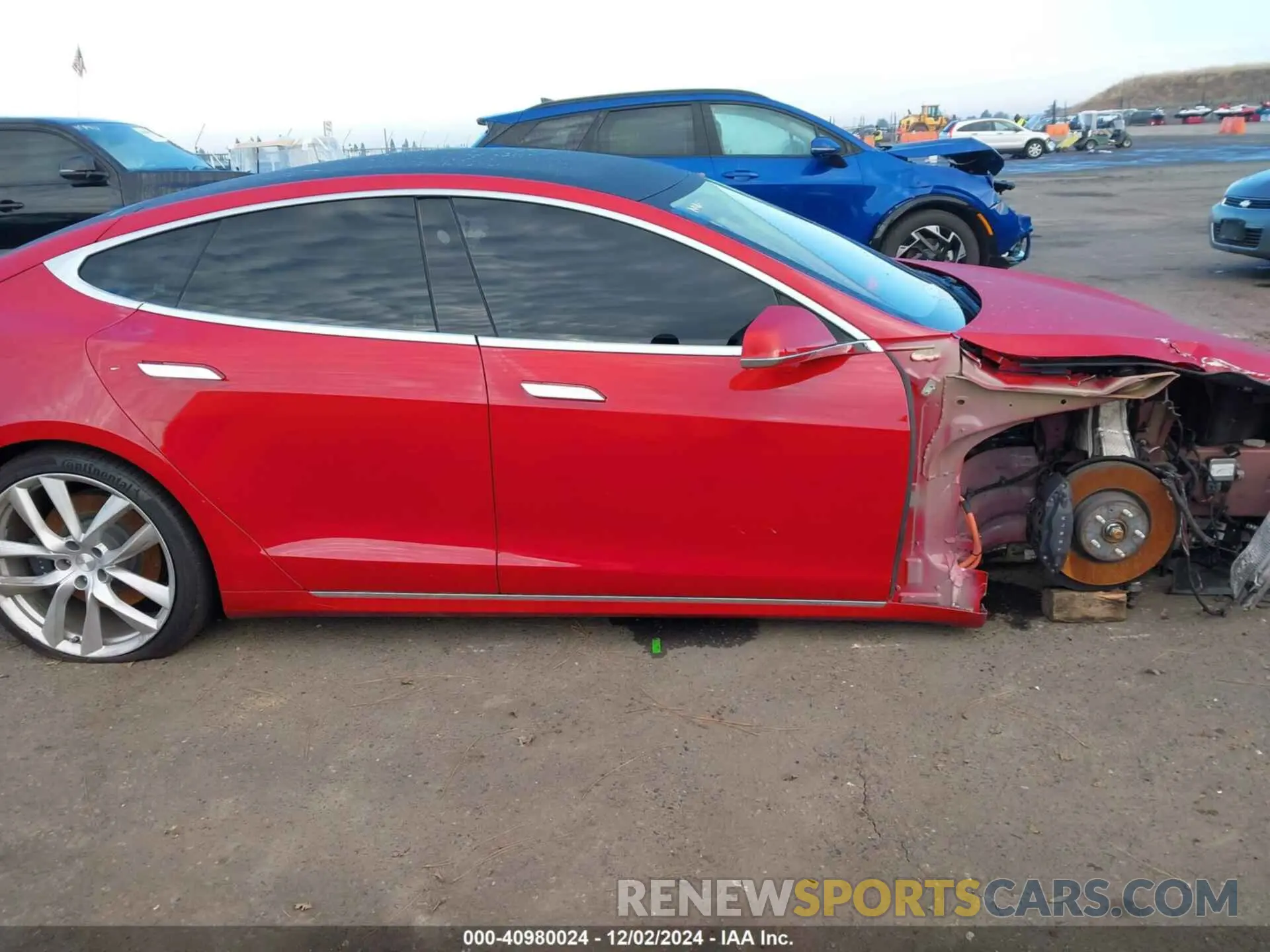 14 Photograph of a damaged car 5YJSA1E27MF427057 TESLA MODEL S 2021