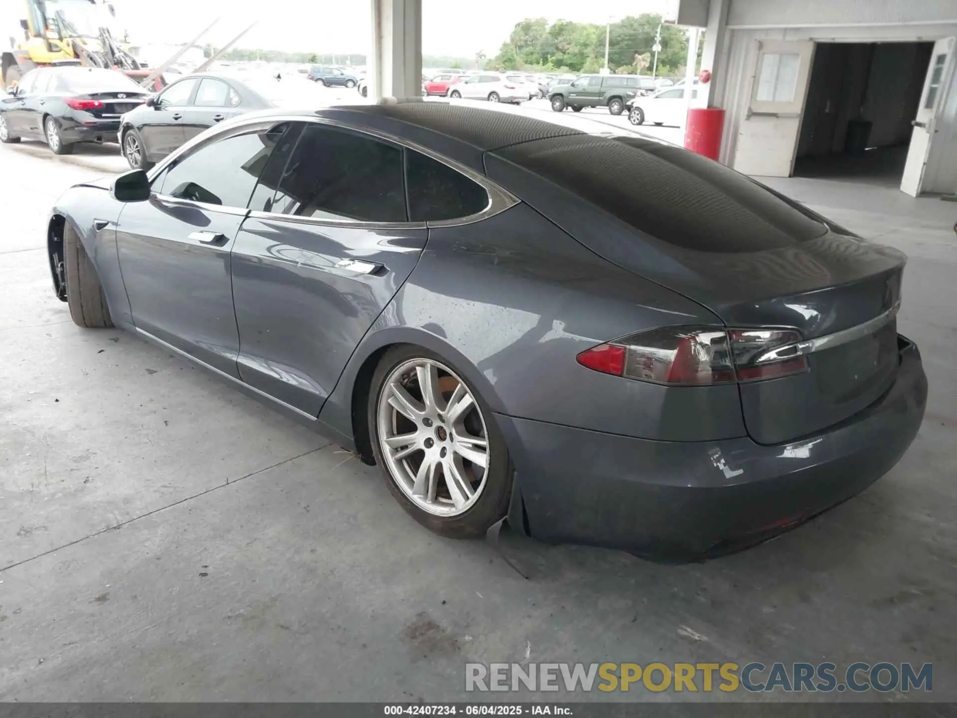 3 Photograph of a damaged car 5YJSA1E28MF421655 TESLA MODEL S 2021
