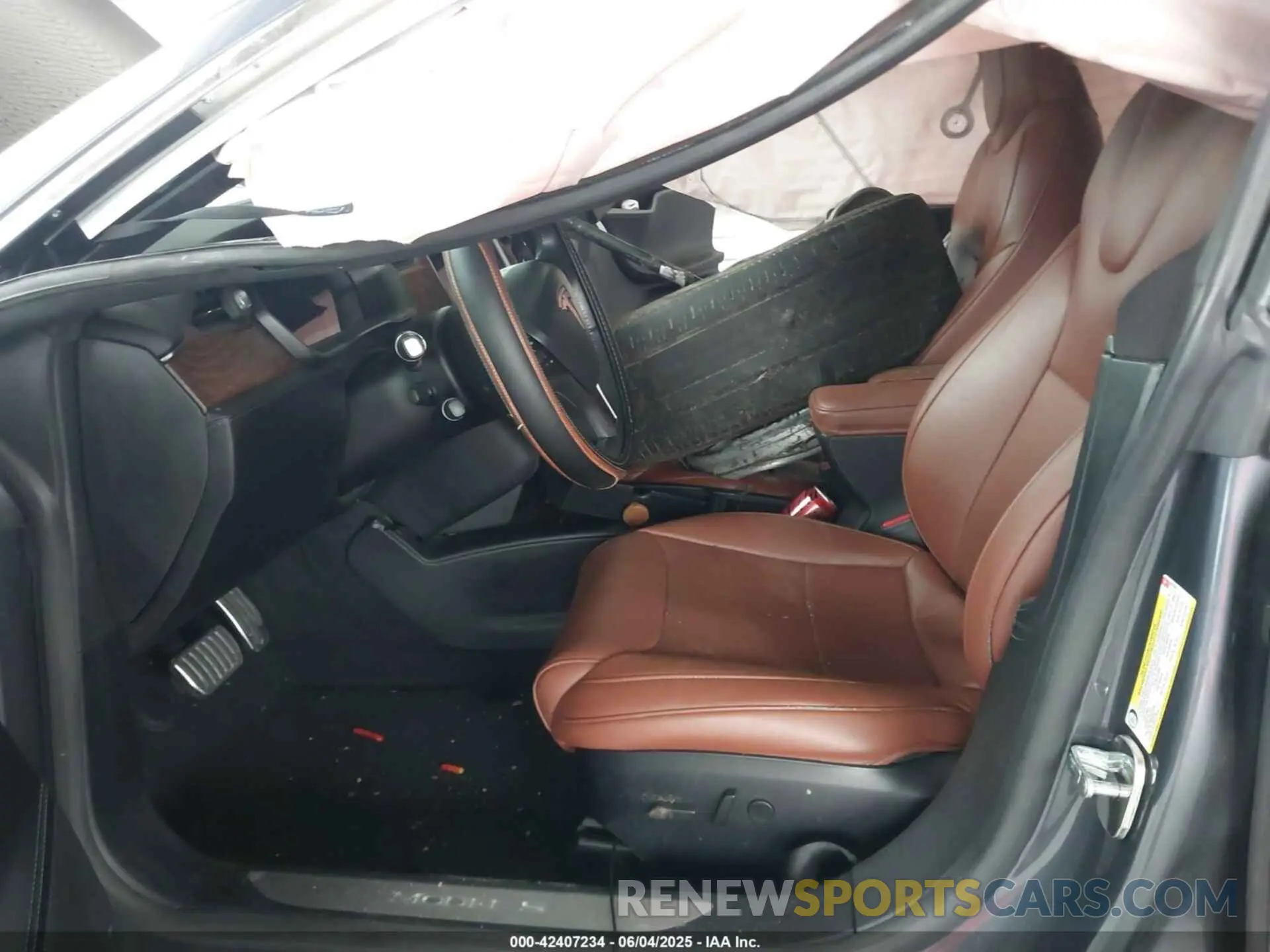 5 Photograph of a damaged car 5YJSA1E28MF421655 TESLA MODEL S 2021