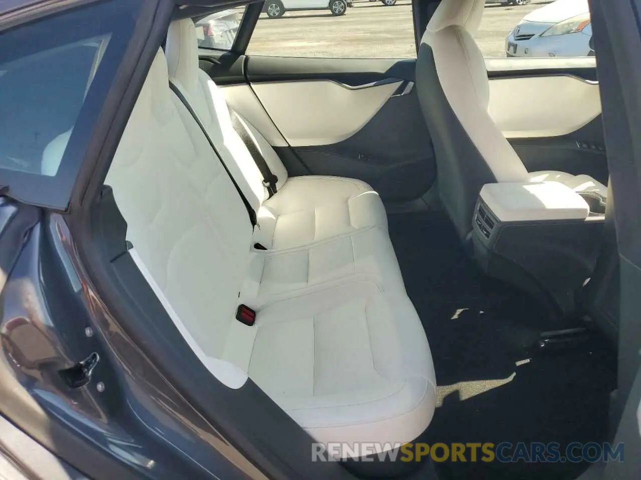 10 Photograph of a damaged car 5YJSA1E28MF425611 TESLA MODEL S 2021
