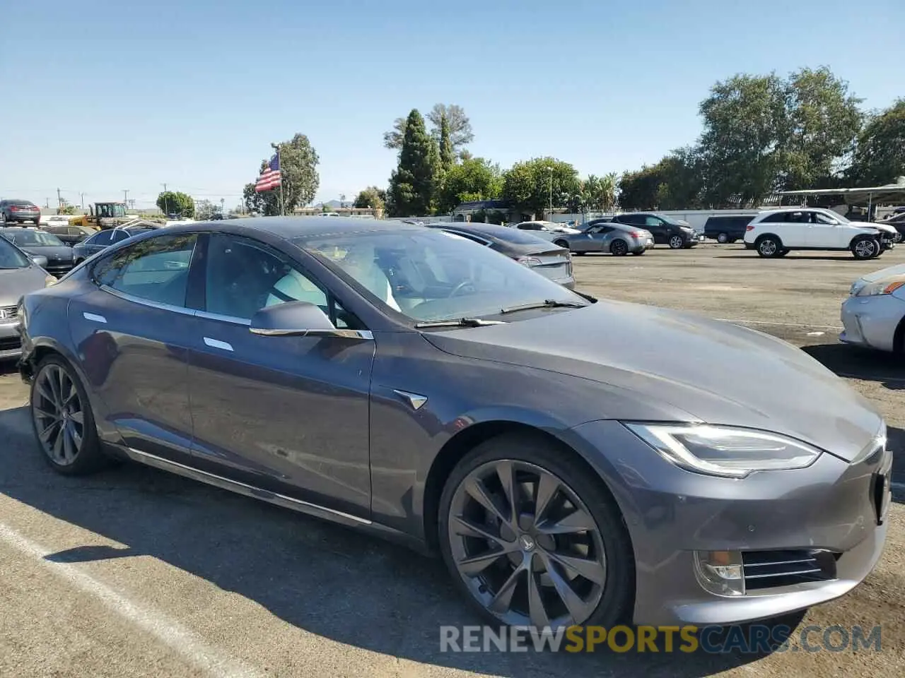 4 Photograph of a damaged car 5YJSA1E28MF425611 TESLA MODEL S 2021