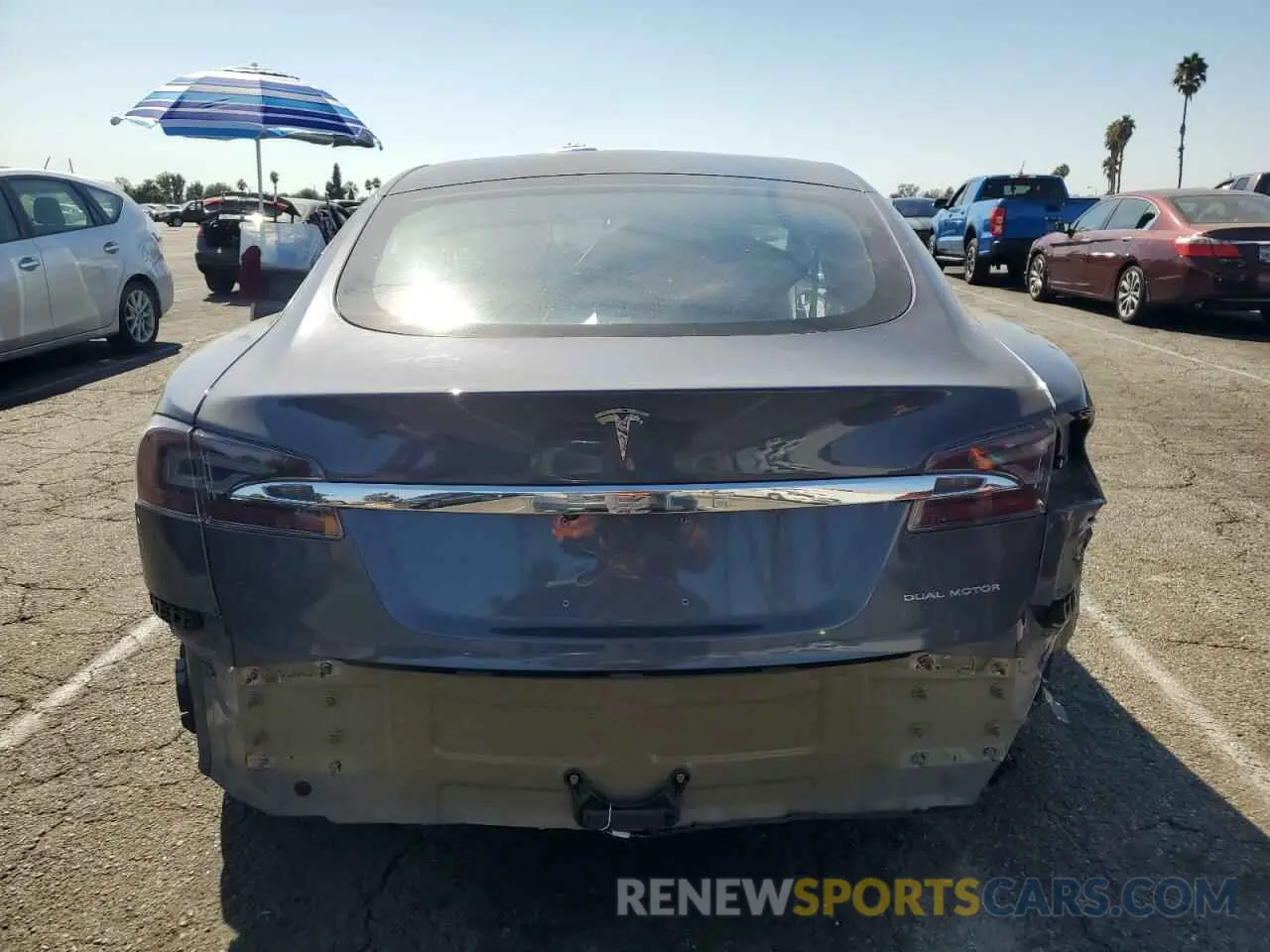 6 Photograph of a damaged car 5YJSA1E28MF425611 TESLA MODEL S 2021