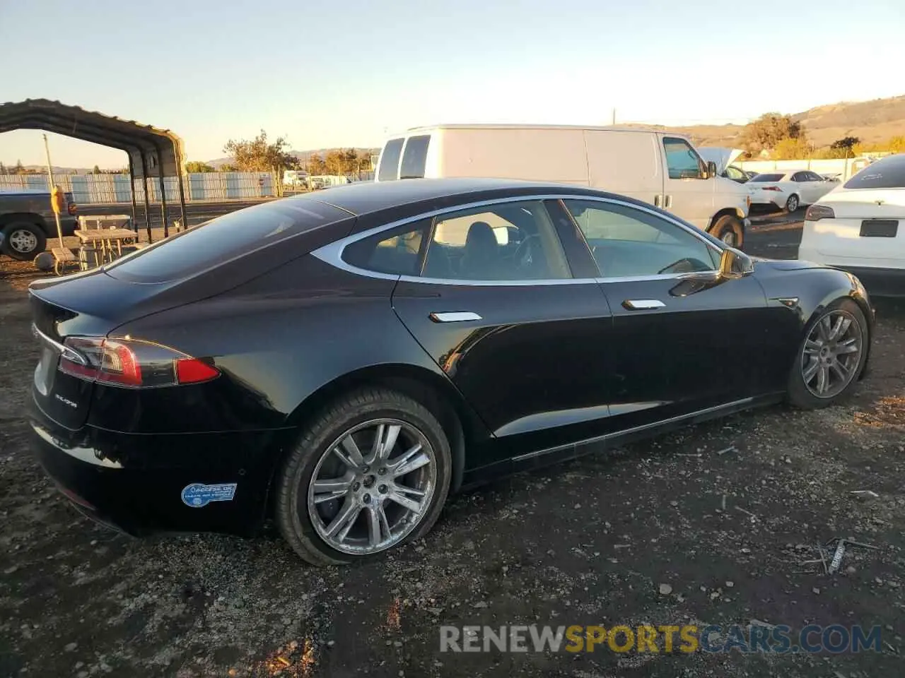 3 Photograph of a damaged car 5YJSA1E2XMF425237 TESLA MODEL S 2021