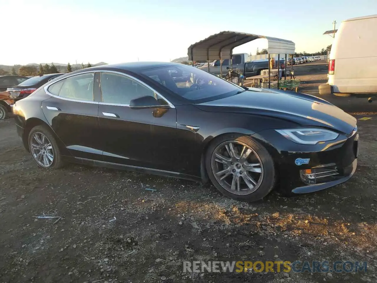 4 Photograph of a damaged car 5YJSA1E2XMF425237 TESLA MODEL S 2021