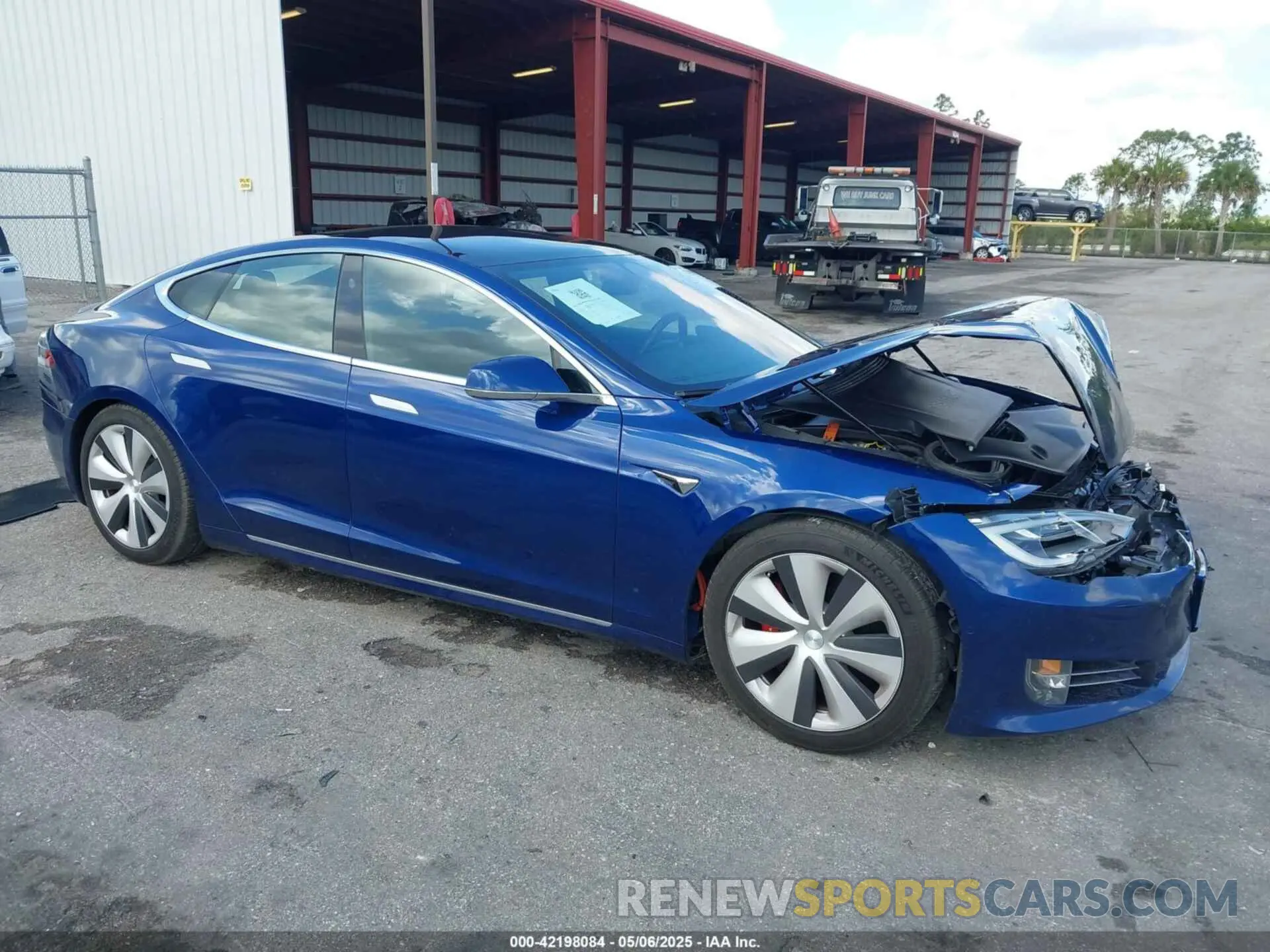 1 Фотография поврежденного автомобиля 5YJSA1E43MF424593 TESLA MODEL S 2021
