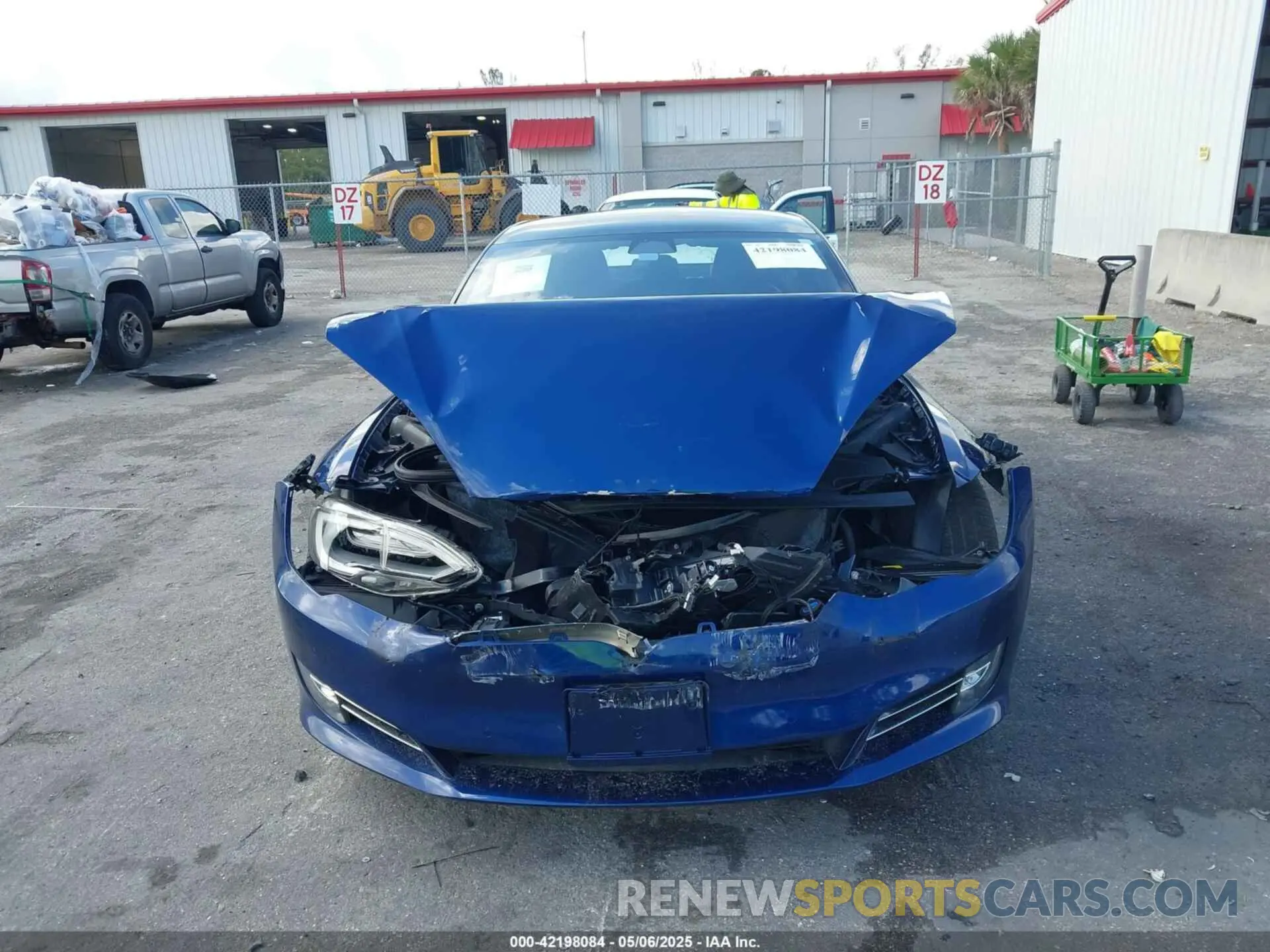 12 Фотография поврежденного автомобиля 5YJSA1E43MF424593 TESLA MODEL S 2021