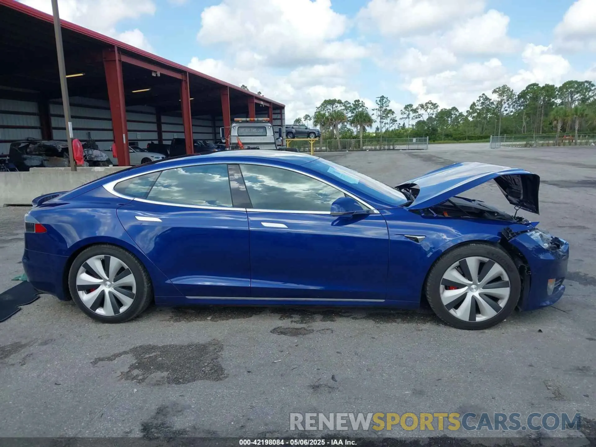 13 Фотография поврежденного автомобиля 5YJSA1E43MF424593 TESLA MODEL S 2021