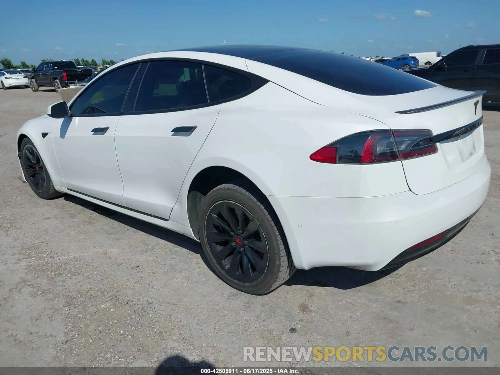 3 Photograph of a damaged car 5YJSA1E49MF426168 TESLA MODEL S 2021