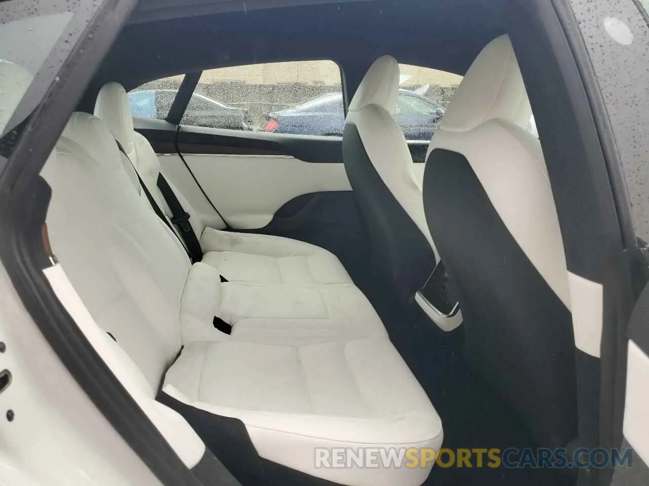 10 Photograph of a damaged car 5YJSA1E50MF453591 TESLA MODEL S 2021