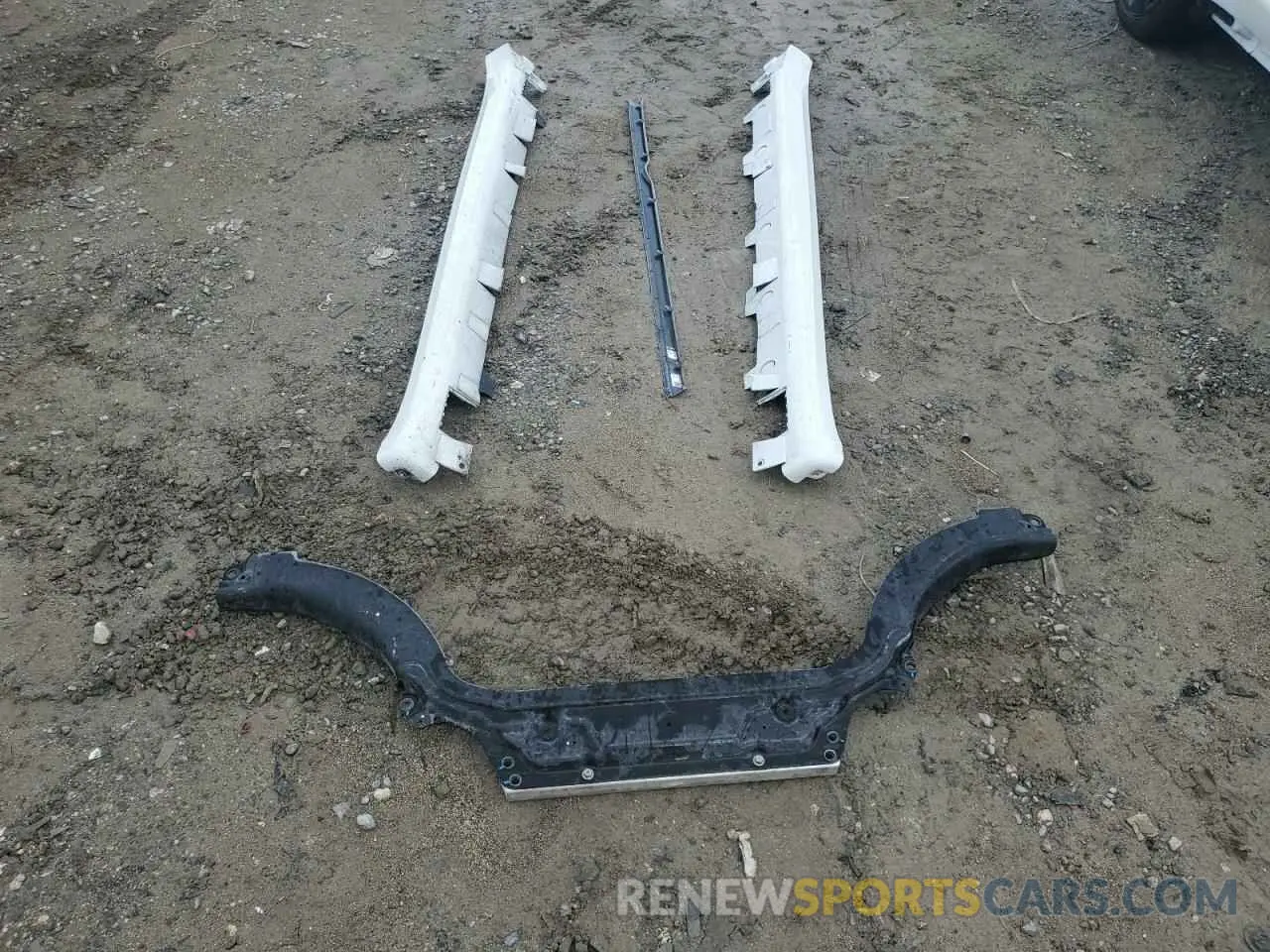 12 Photograph of a damaged car 5YJSA1E50MF453591 TESLA MODEL S 2021