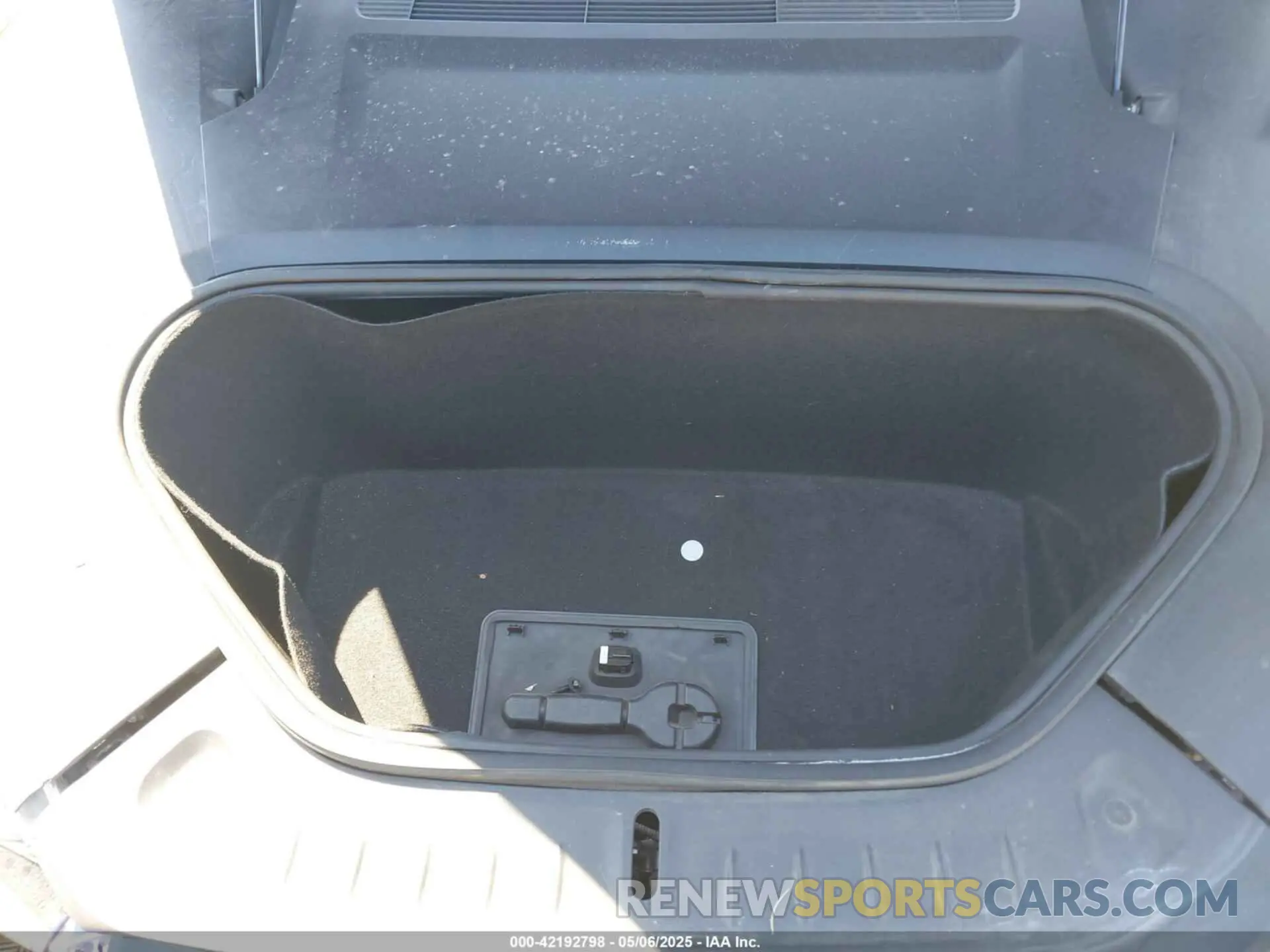 10 Photograph of a damaged car 5YJSA1E51MF428506 TESLA MODEL S 2021