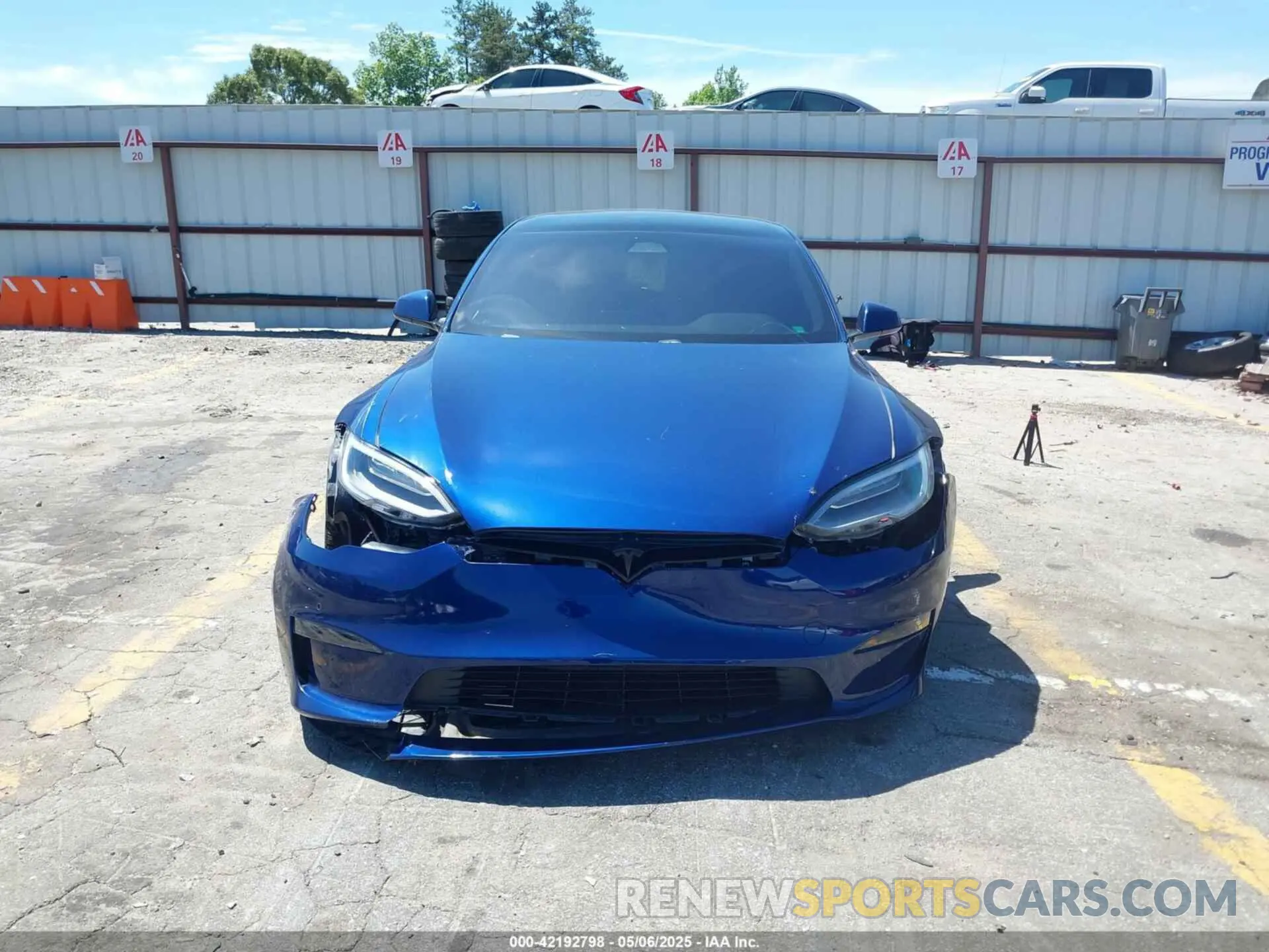 12 Photograph of a damaged car 5YJSA1E51MF428506 TESLA MODEL S 2021
