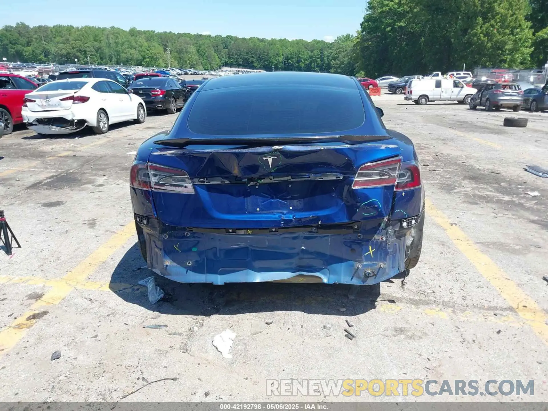 16 Photograph of a damaged car 5YJSA1E51MF428506 TESLA MODEL S 2021