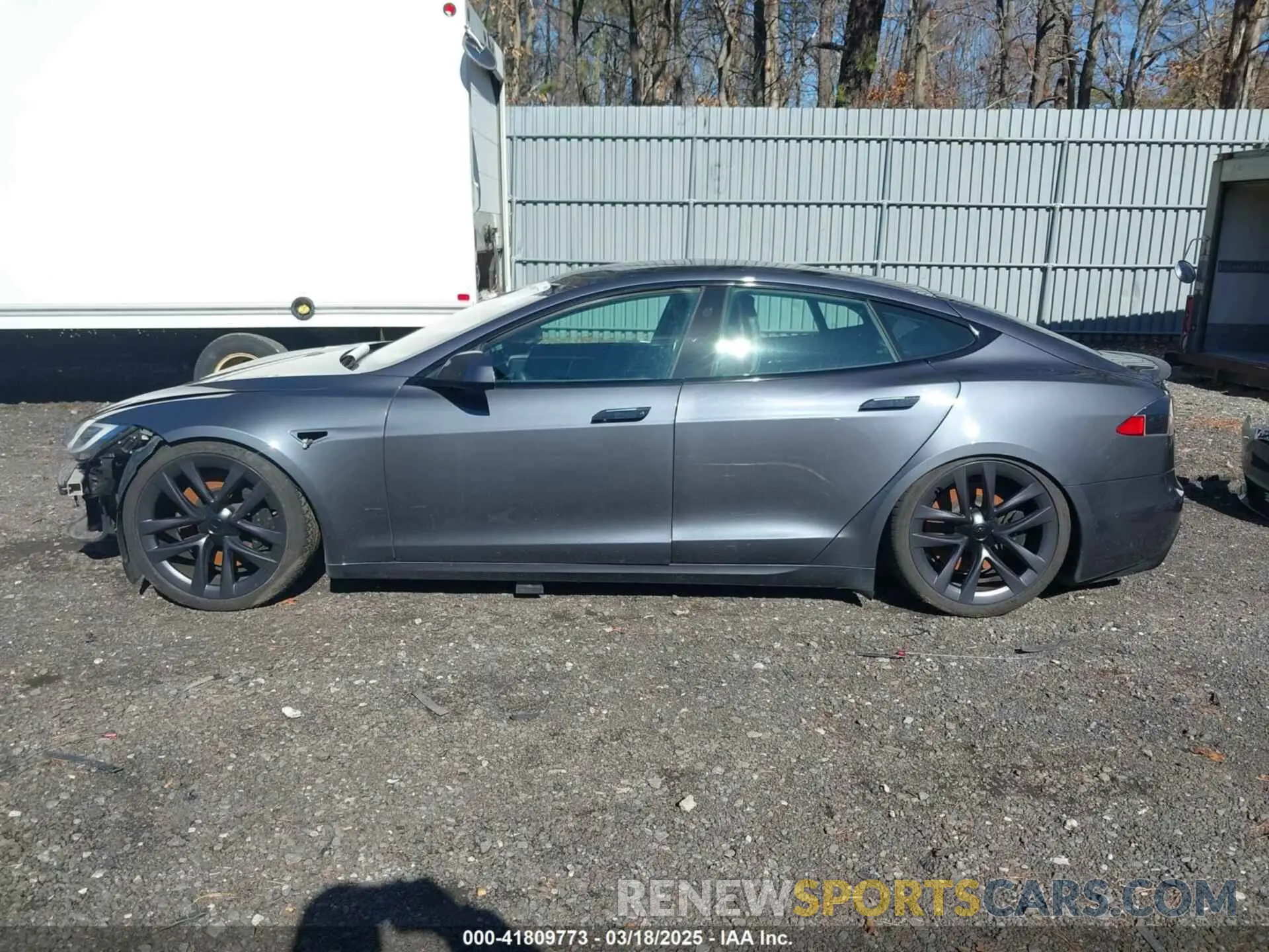 14 Photograph of a damaged car 5YJSA1E52MF428370 TESLA MODEL S 2021