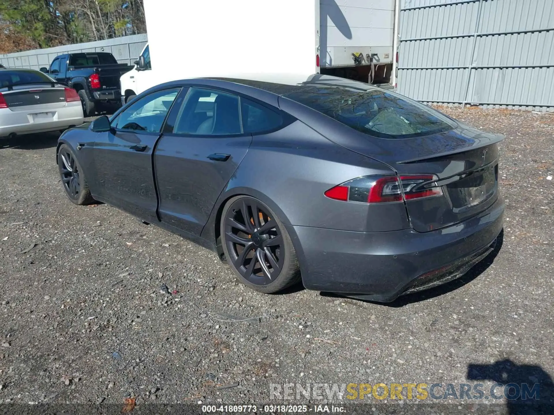 3 Photograph of a damaged car 5YJSA1E52MF428370 TESLA MODEL S 2021