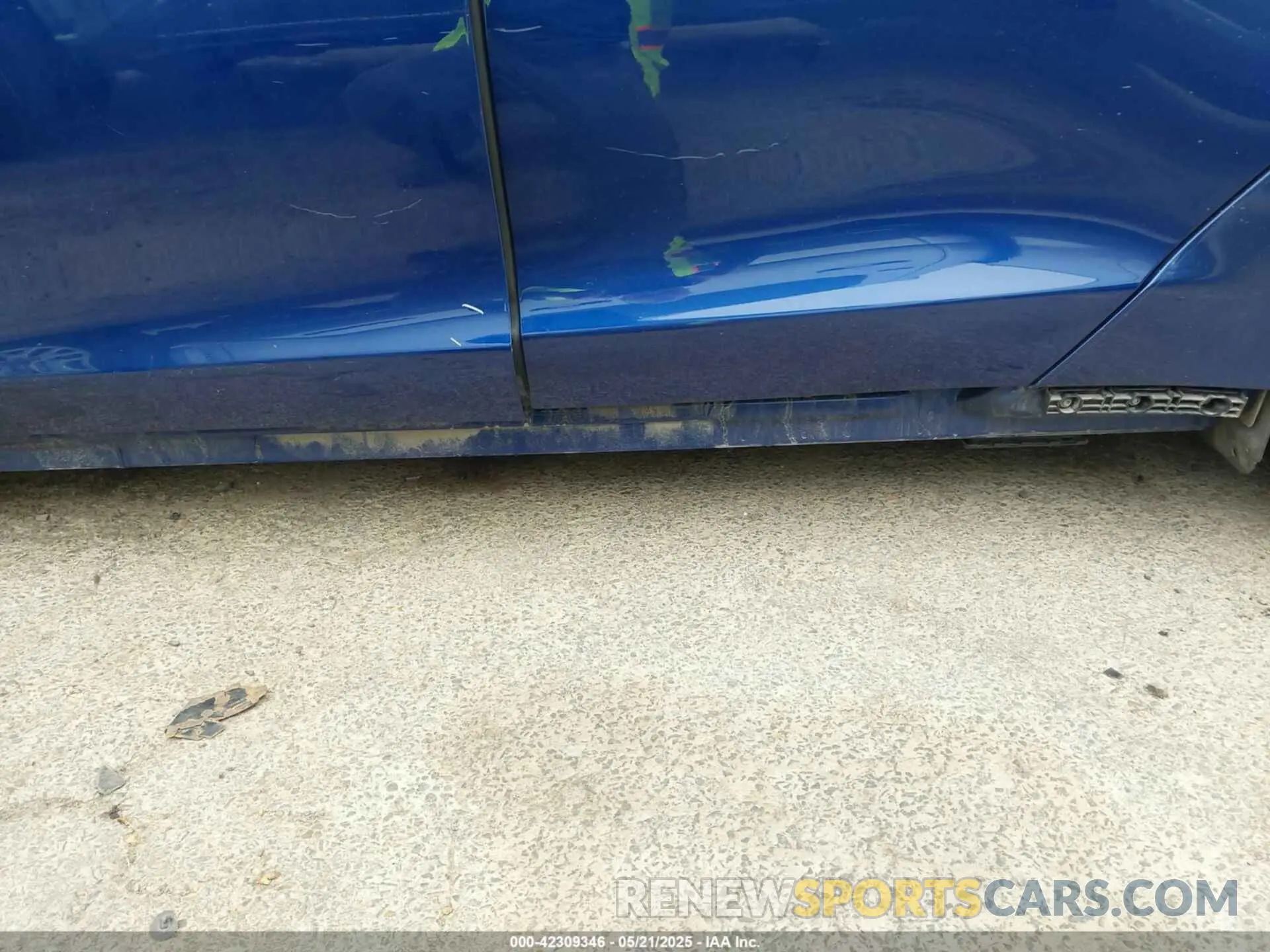 21 Photograph of a damaged car 5YJSA1E54MF455554 TESLA MODEL S 2021