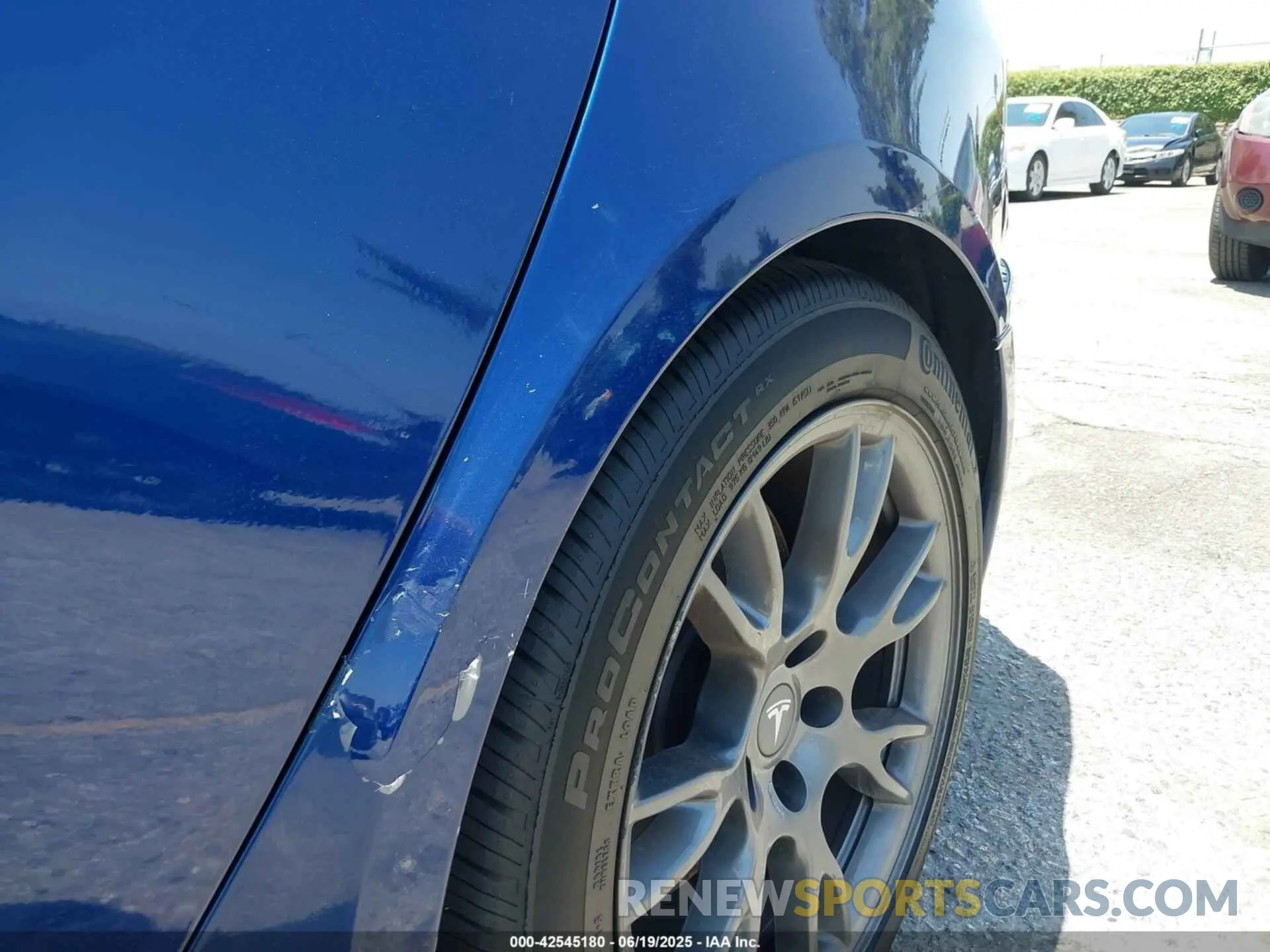 19 Фотография поврежденного автомобиля 5YJSA1E57MF428333 TESLA MODEL S 2021