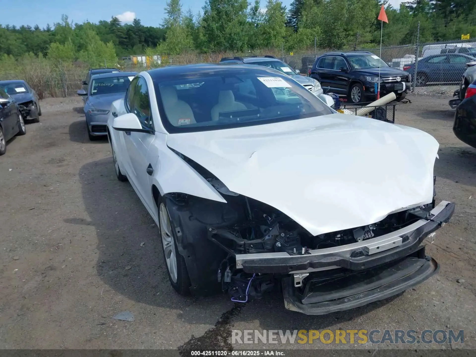 1 Фотография поврежденного автомобиля 5YJSA1E57MF428512 TESLA MODEL S 2021