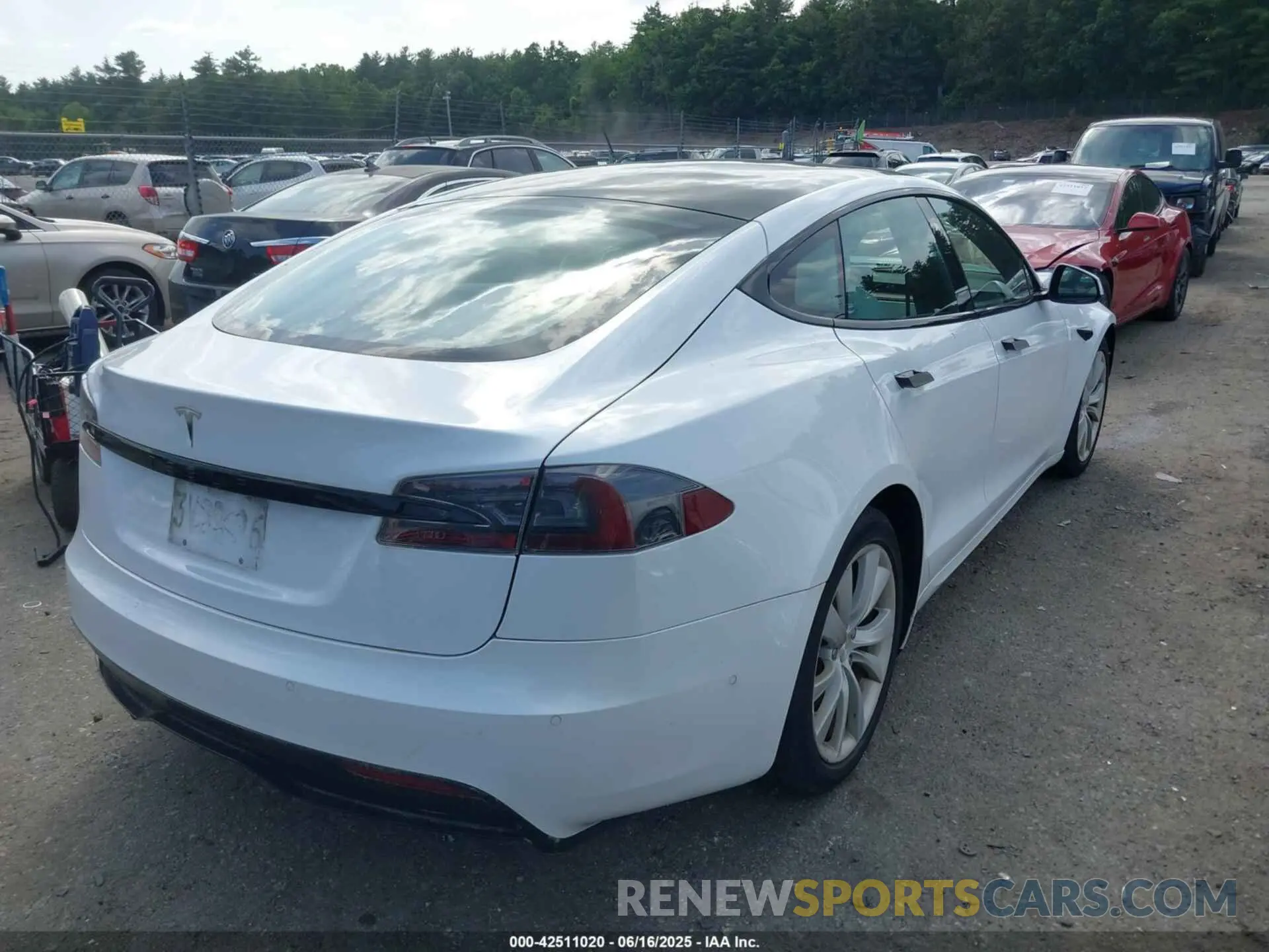 4 Фотография поврежденного автомобиля 5YJSA1E57MF428512 TESLA MODEL S 2021