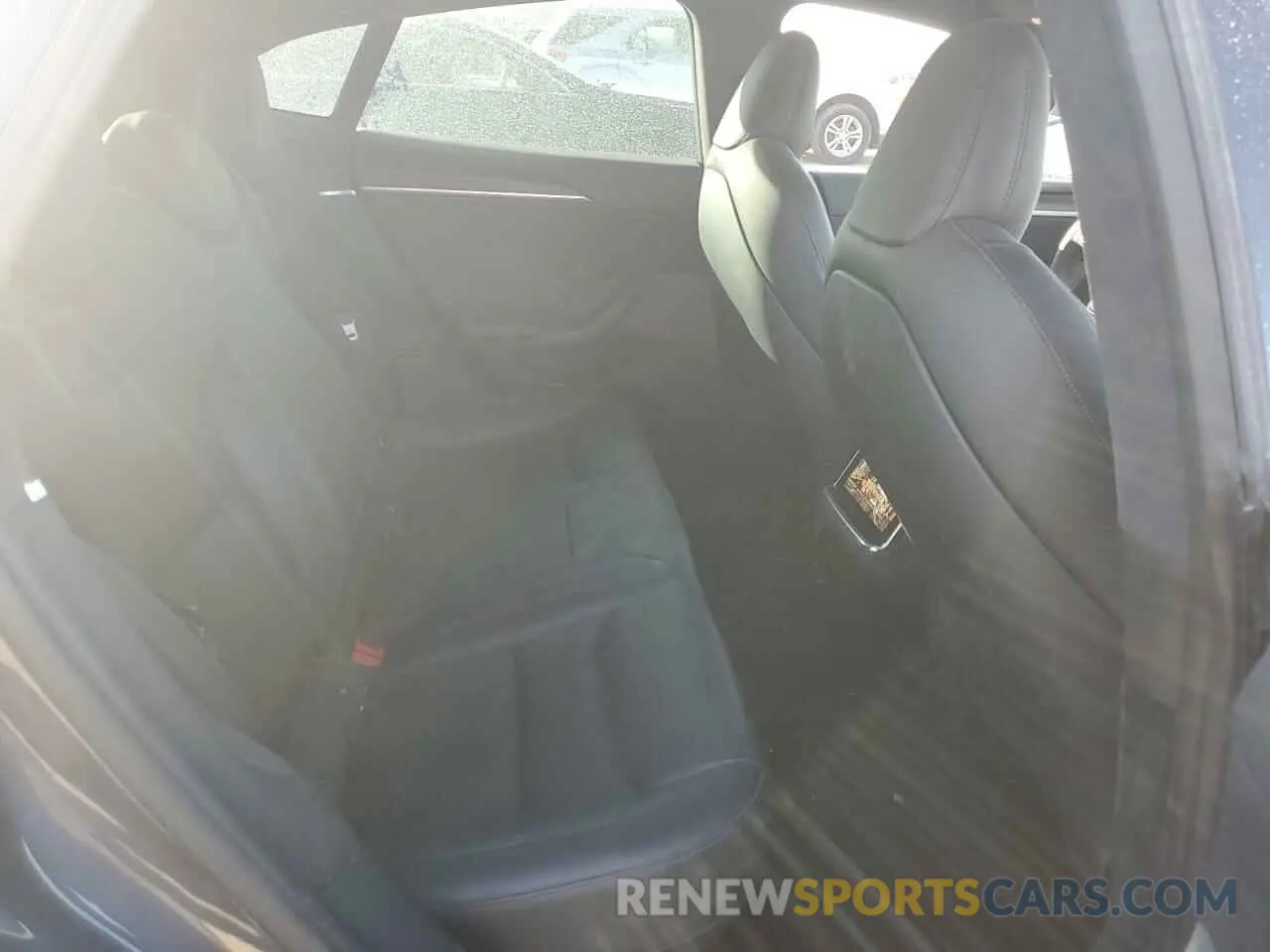 10 Photograph of a damaged car 5YJSA1E57MF438845 TESLA MODEL S 2021