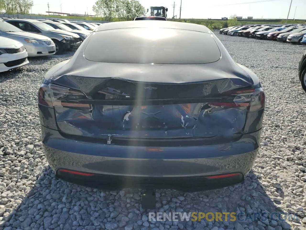6 Photograph of a damaged car 5YJSA1E57MF438845 TESLA MODEL S 2021