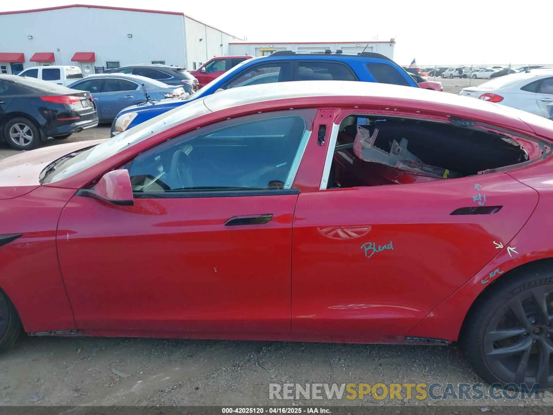 14 Photograph of a damaged car 5YJSA1E60MF447203 TESLA MODEL S 2021
