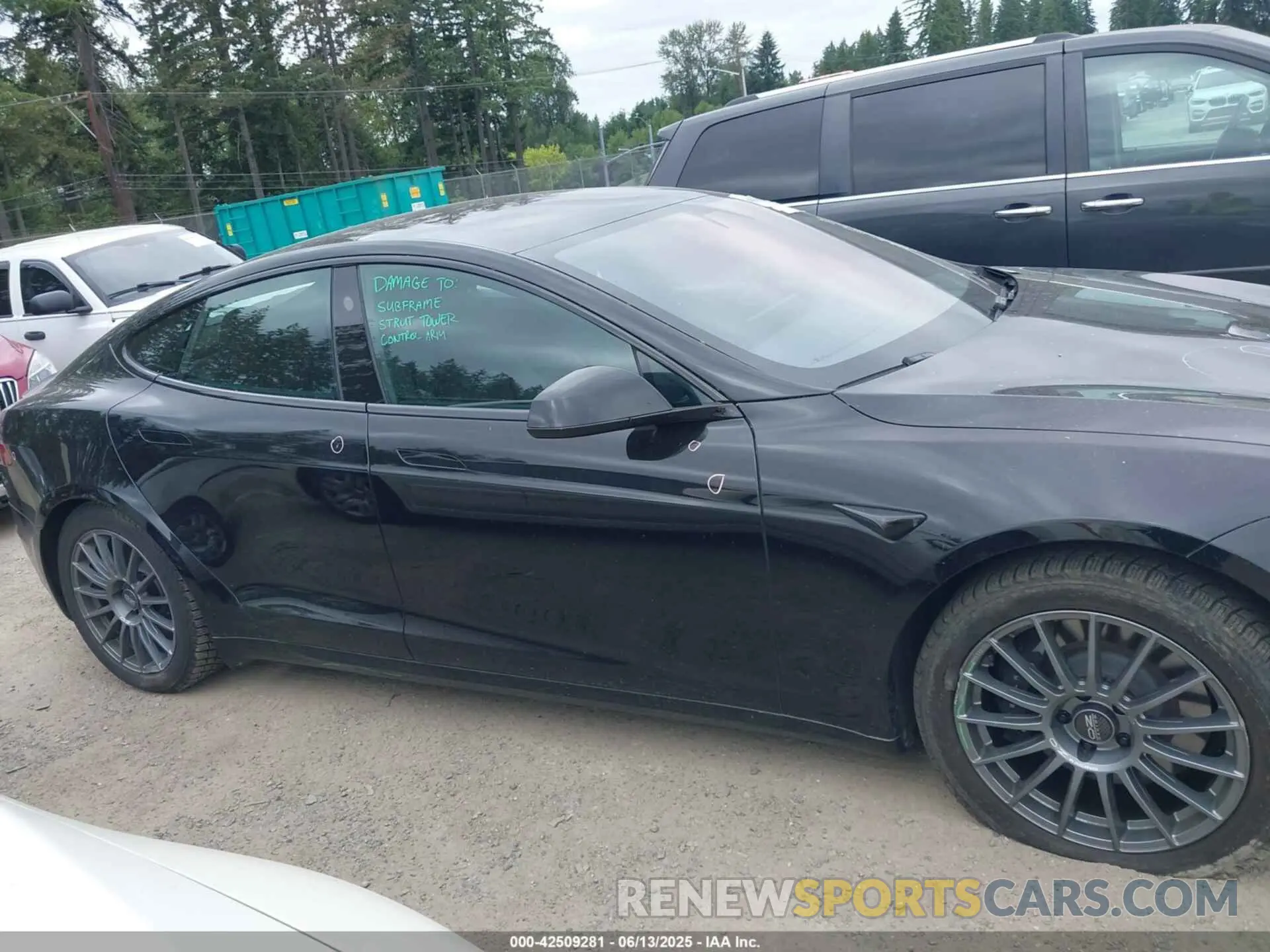 14 Photograph of a damaged car 5YJSA1E62MF447509 TESLA MODEL S 2021