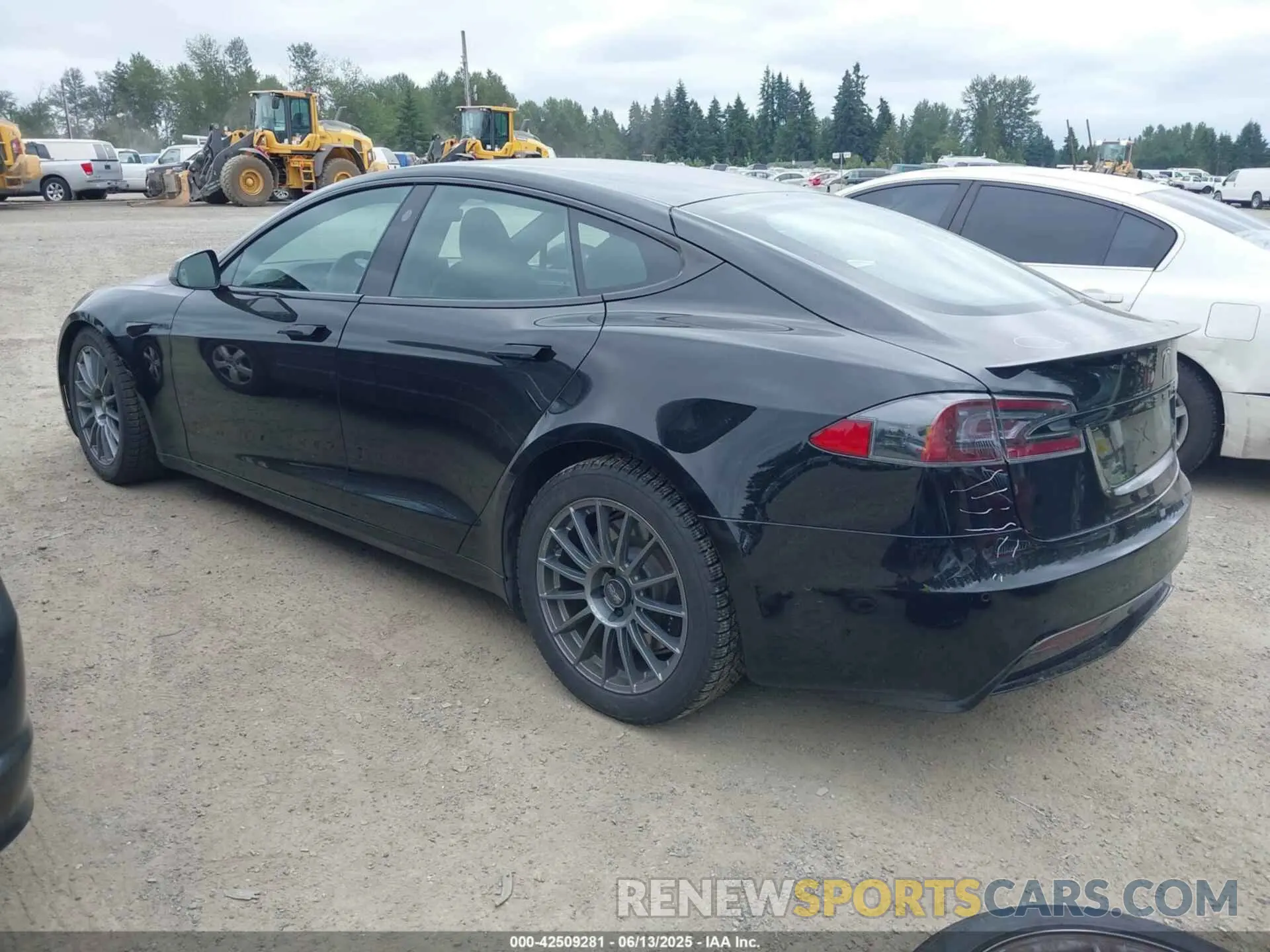 3 Photograph of a damaged car 5YJSA1E62MF447509 TESLA MODEL S 2021