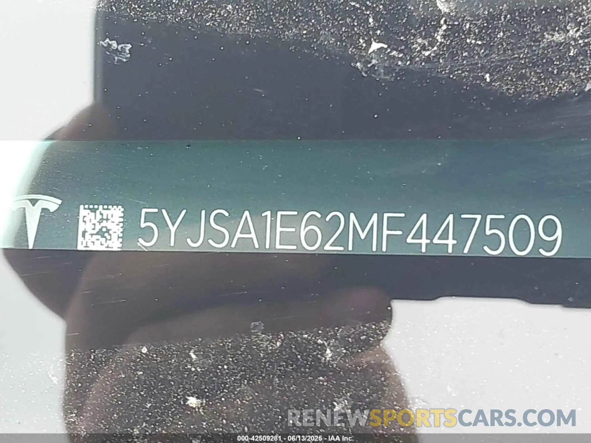 9 Photograph of a damaged car 5YJSA1E62MF447509 TESLA MODEL S 2021