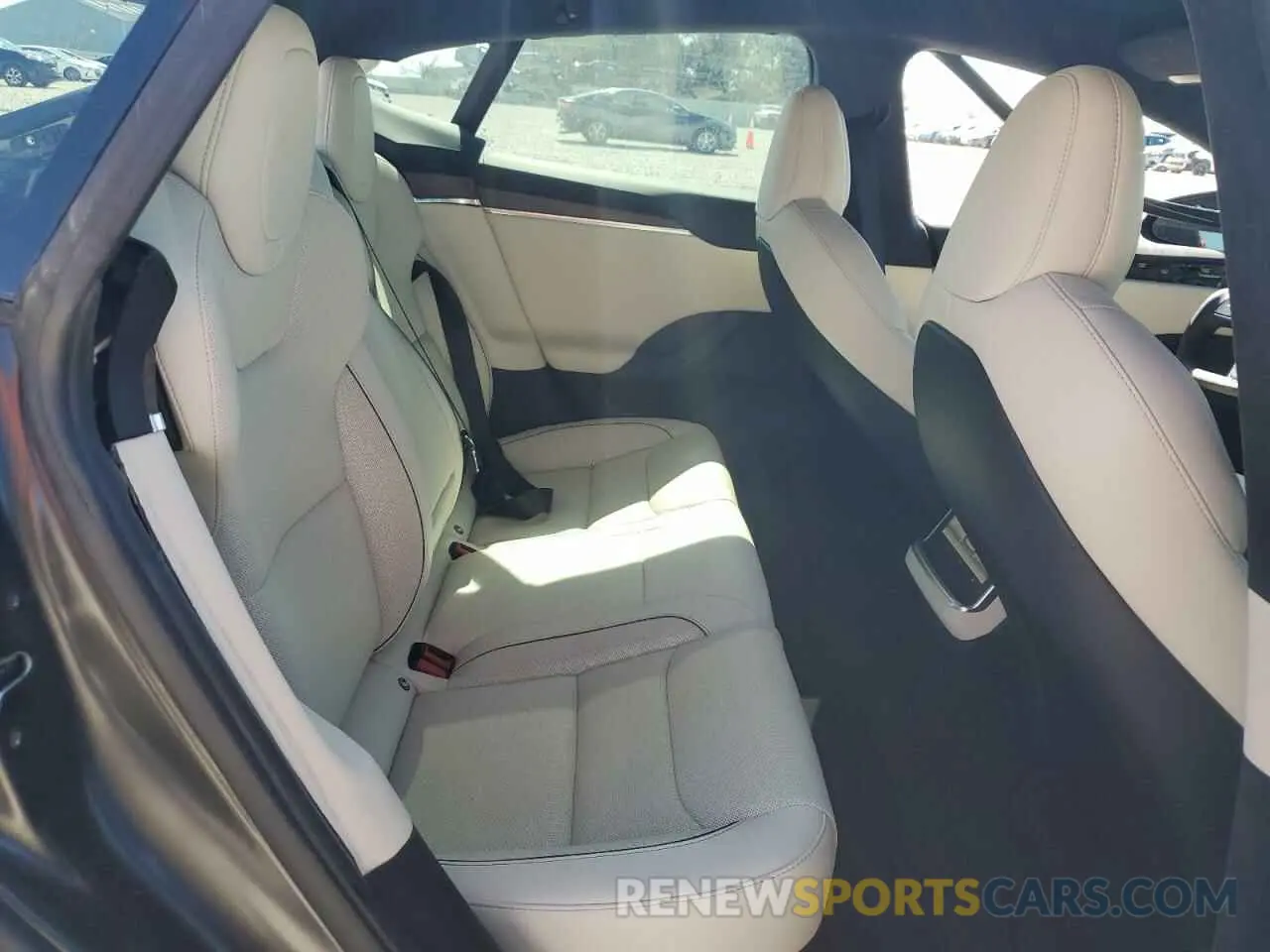 11 Photograph of a damaged car 5YJSA1E64MF451576 TESLA MODEL S 2021