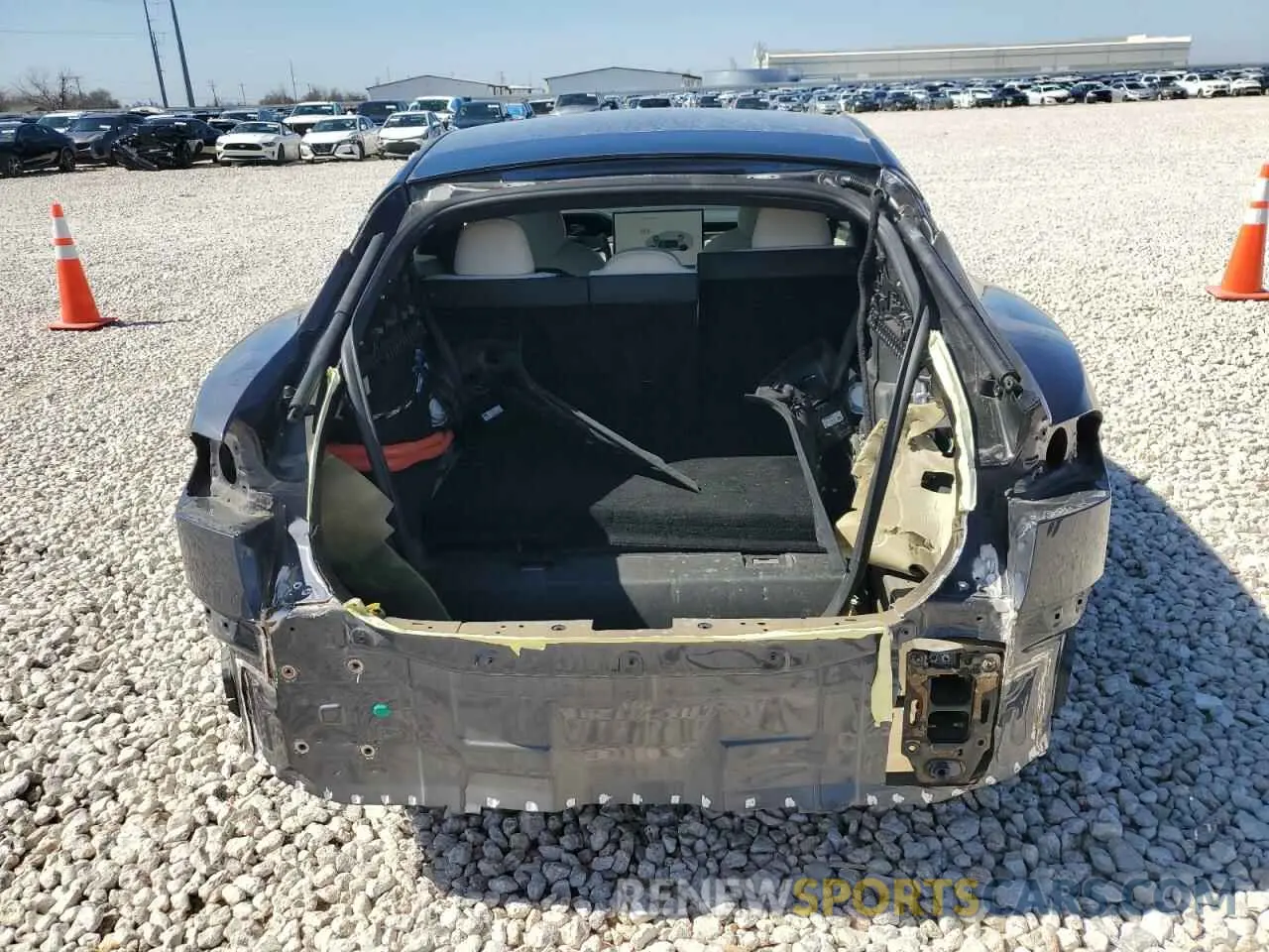 6 Photograph of a damaged car 5YJSA1E64MF451576 TESLA MODEL S 2021