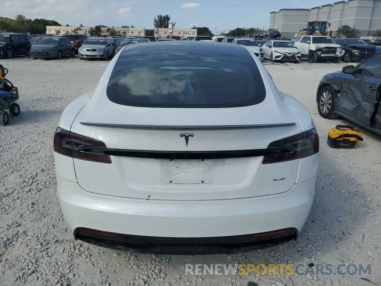 6 Photograph of a damaged car 5YJSA1E64MF451996 TESLA MODEL S 2021