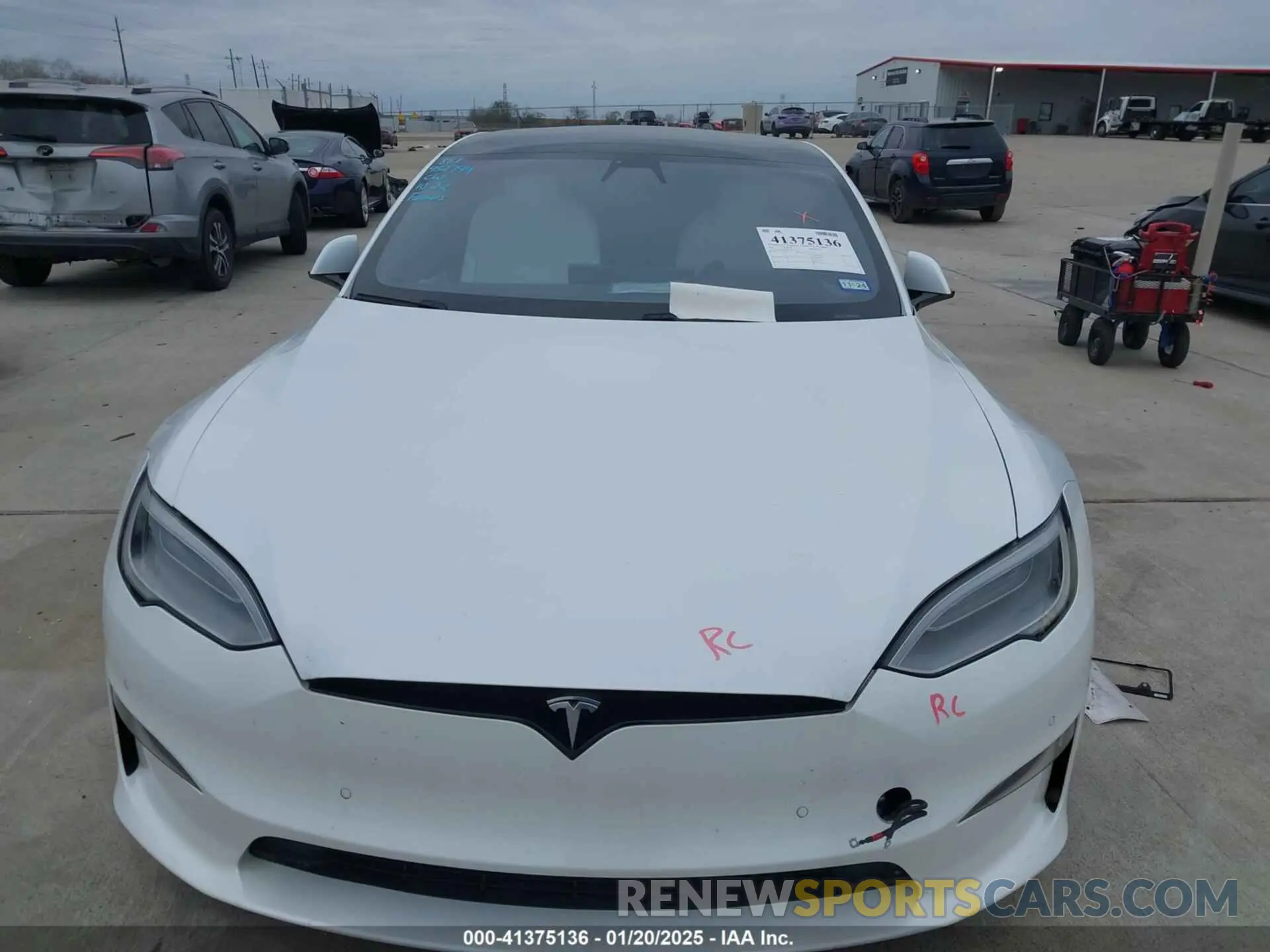 10 Photograph of a damaged car 5YJSA1E64MF452744 TESLA MODEL S 2021