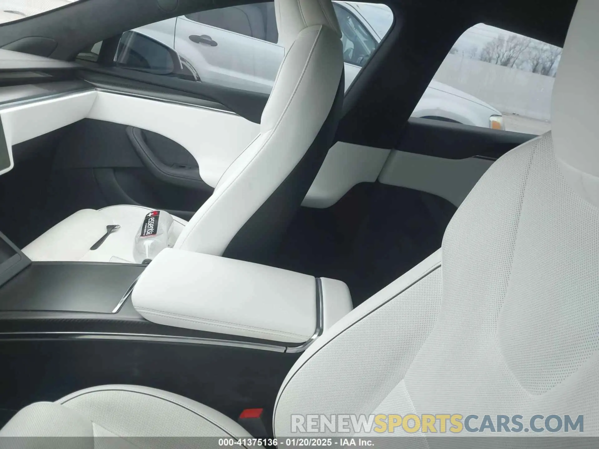 7 Photograph of a damaged car 5YJSA1E64MF452744 TESLA MODEL S 2021