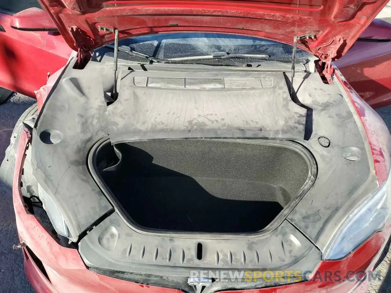12 Photograph of a damaged car 5YJSA1E65MF435922 TESLA MODEL S 2021