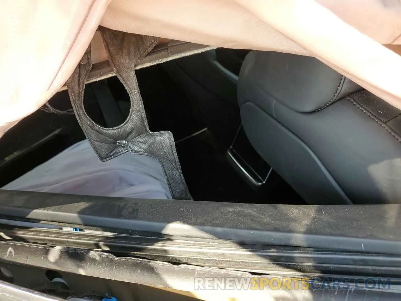 10 Photograph of a damaged car 5YJSA1E65MF447181 TESLA MODEL S 2021