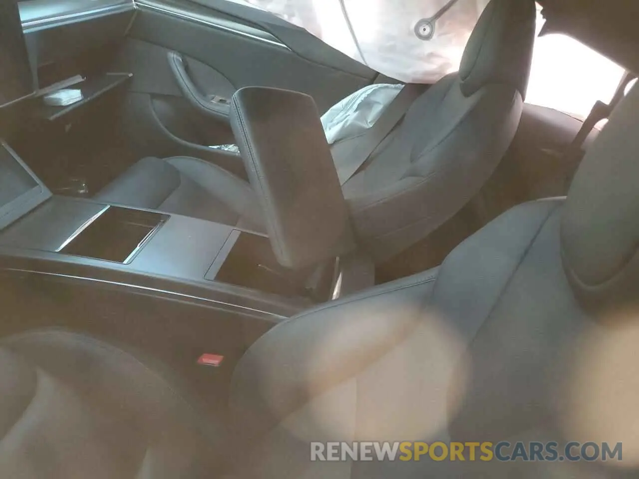 8 Photograph of a damaged car 5YJSA1E65MF447181 TESLA MODEL S 2021