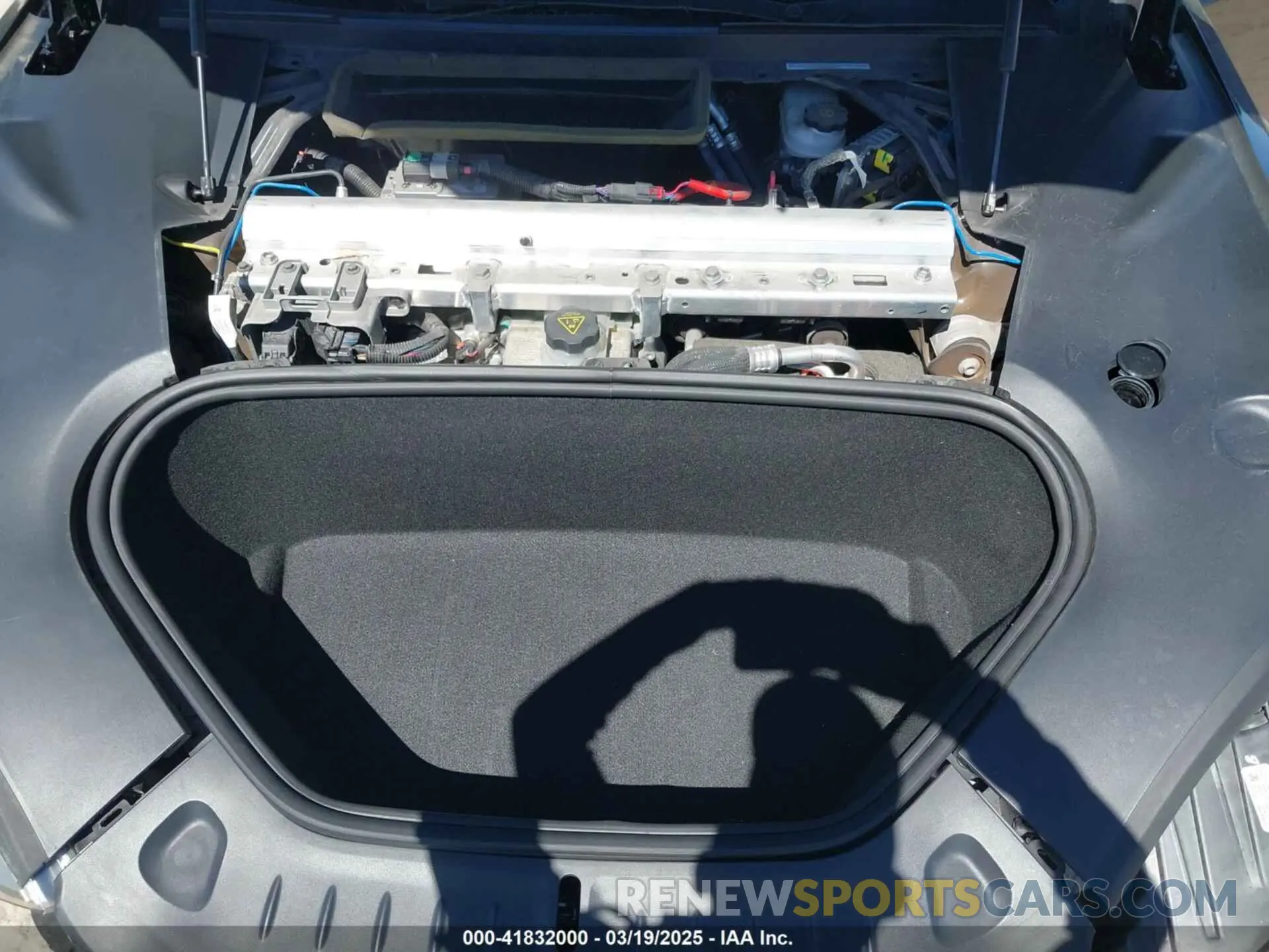 10 Photograph of a damaged car 5YJSA1E66MF452258 TESLA MODEL S 2021