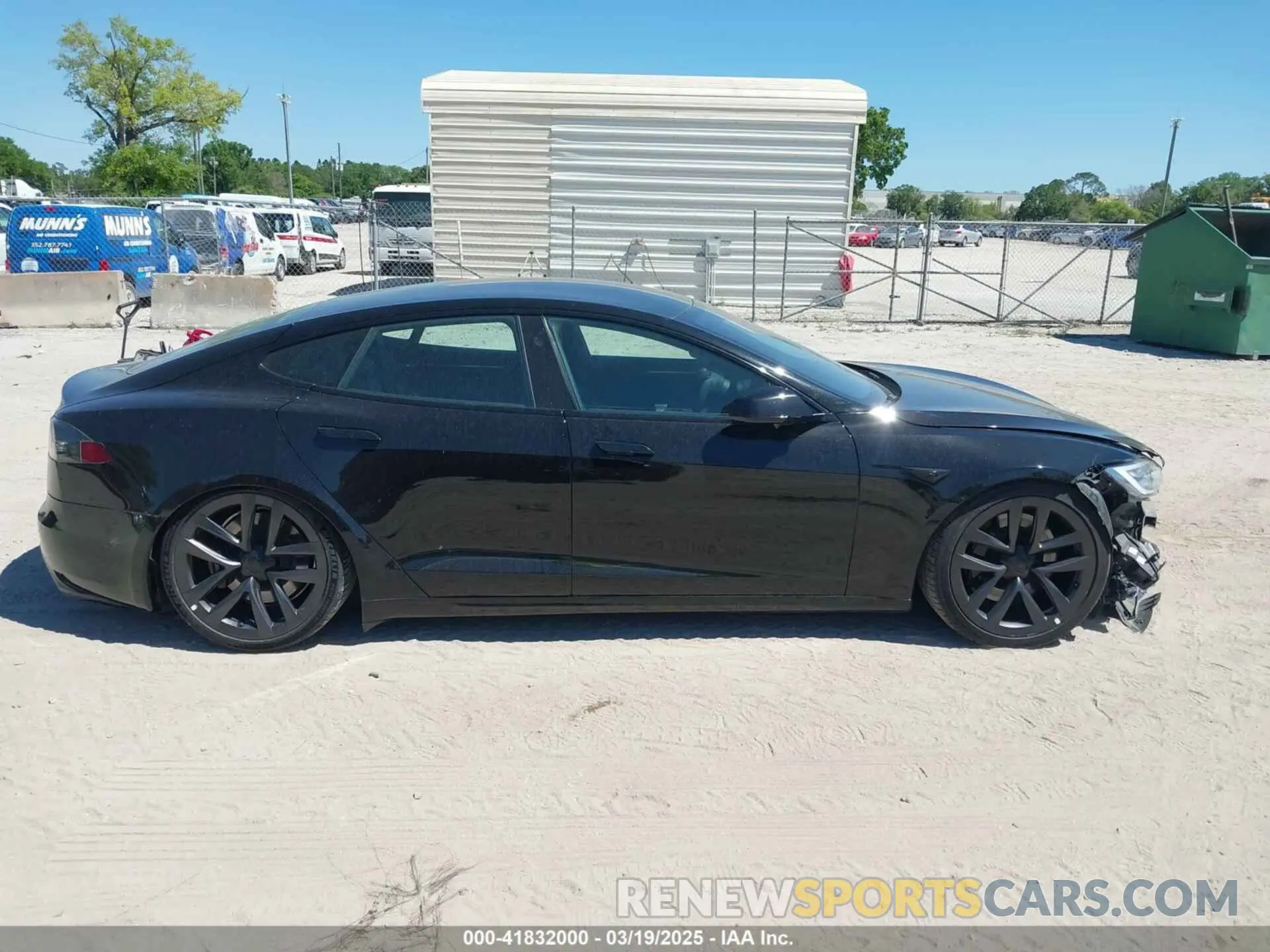 14 Photograph of a damaged car 5YJSA1E66MF452258 TESLA MODEL S 2021