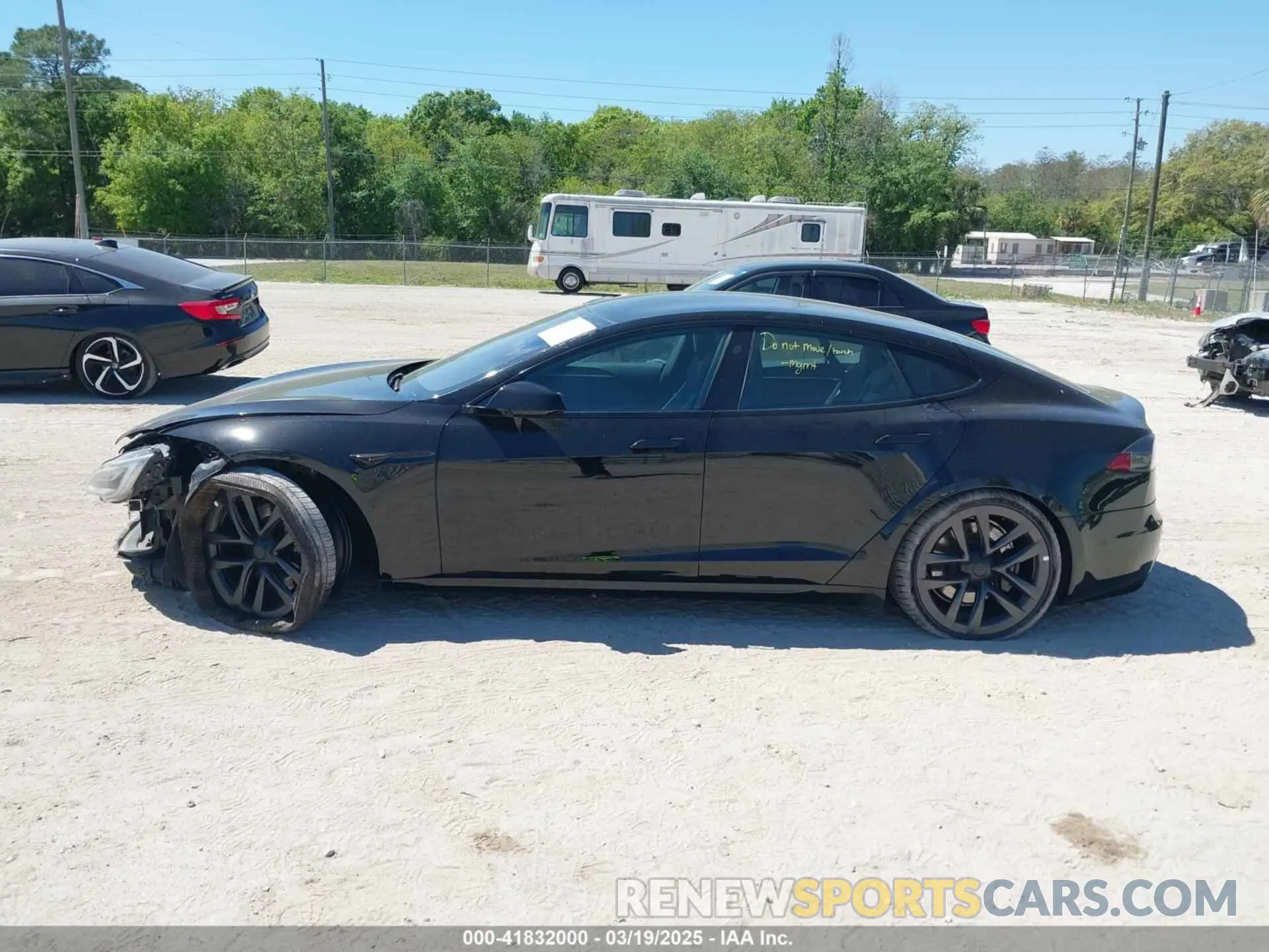 15 Photograph of a damaged car 5YJSA1E66MF452258 TESLA MODEL S 2021