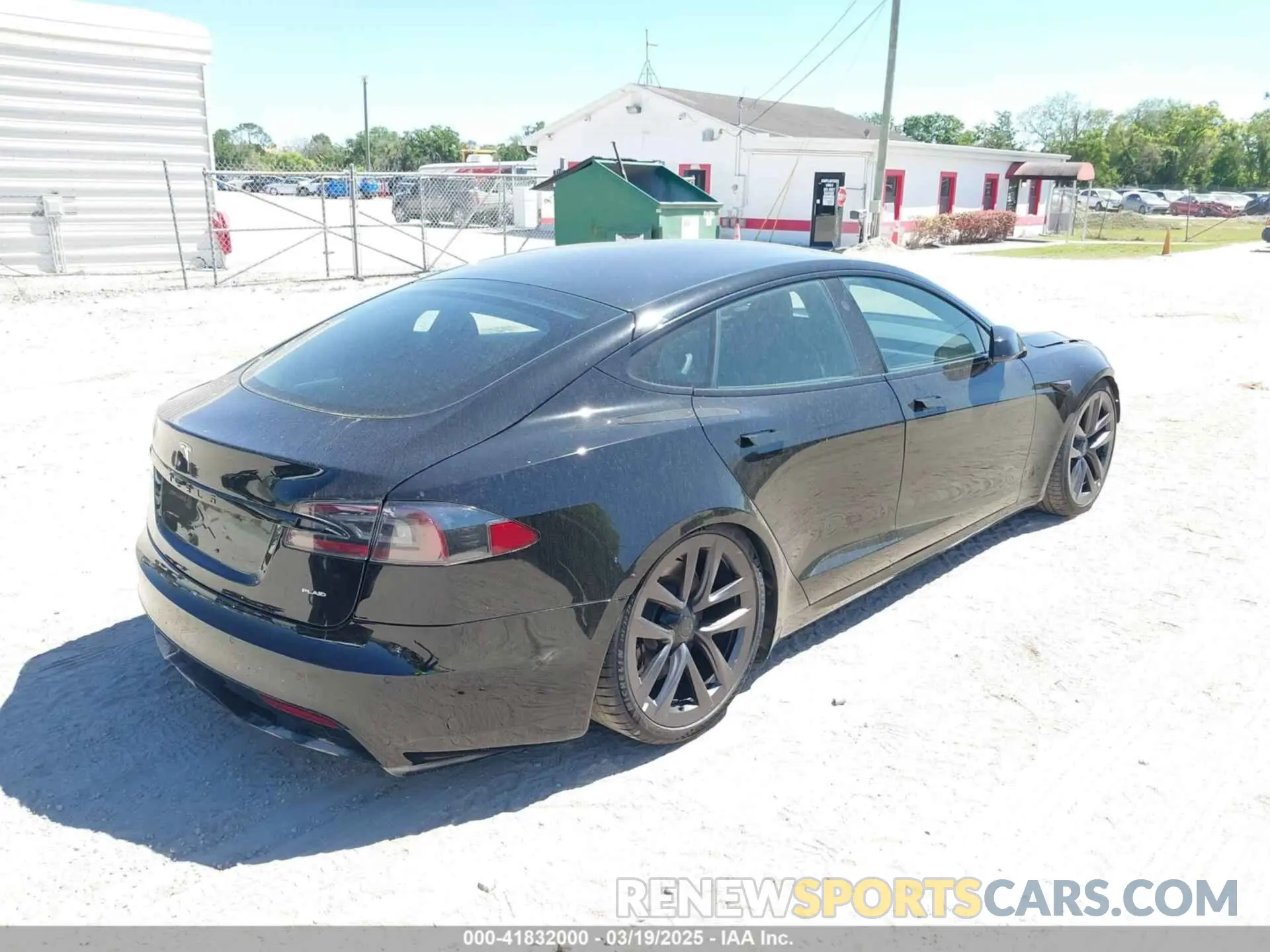 4 Photograph of a damaged car 5YJSA1E66MF452258 TESLA MODEL S 2021