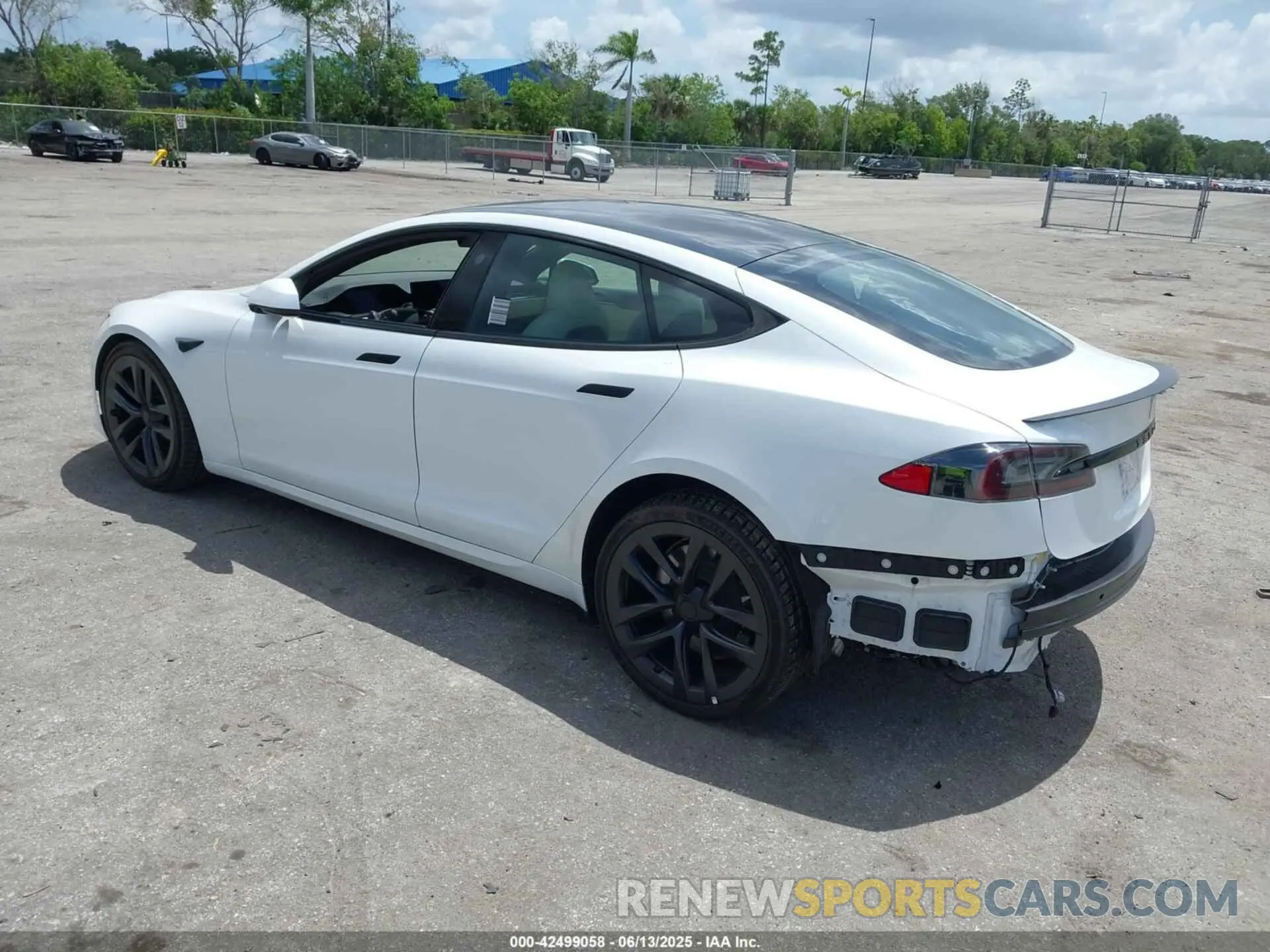 3 Фотография поврежденного автомобиля 5YJSA1E67MF436814 TESLA MODEL S 2021
