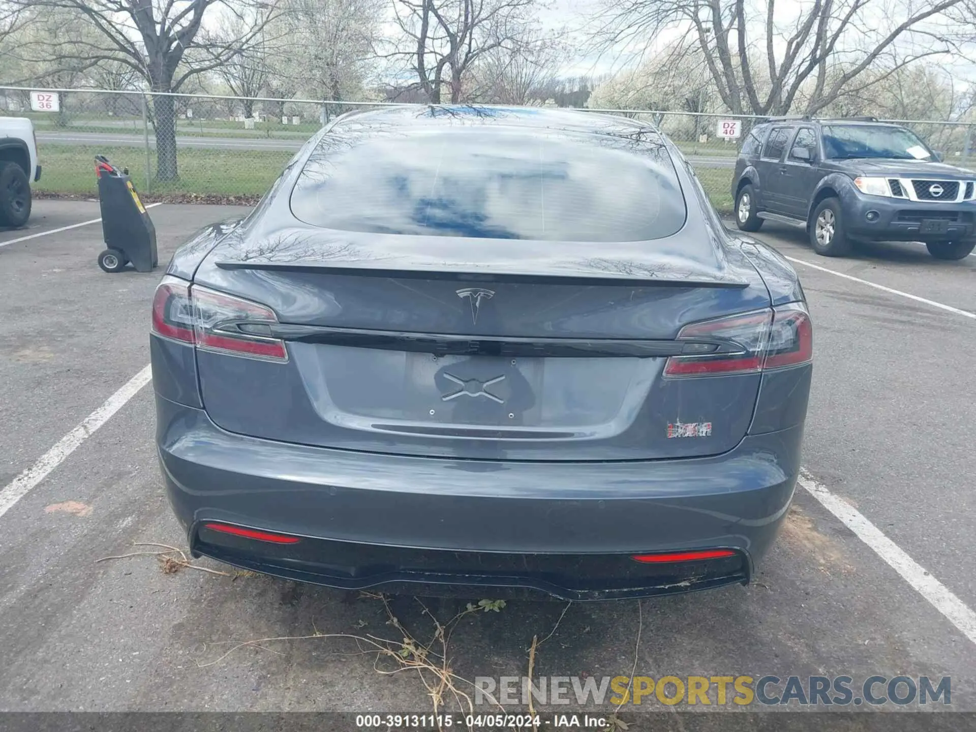 16 Photograph of a damaged car 5YJSA1E69MF431971 TESLA MODEL S 2021
