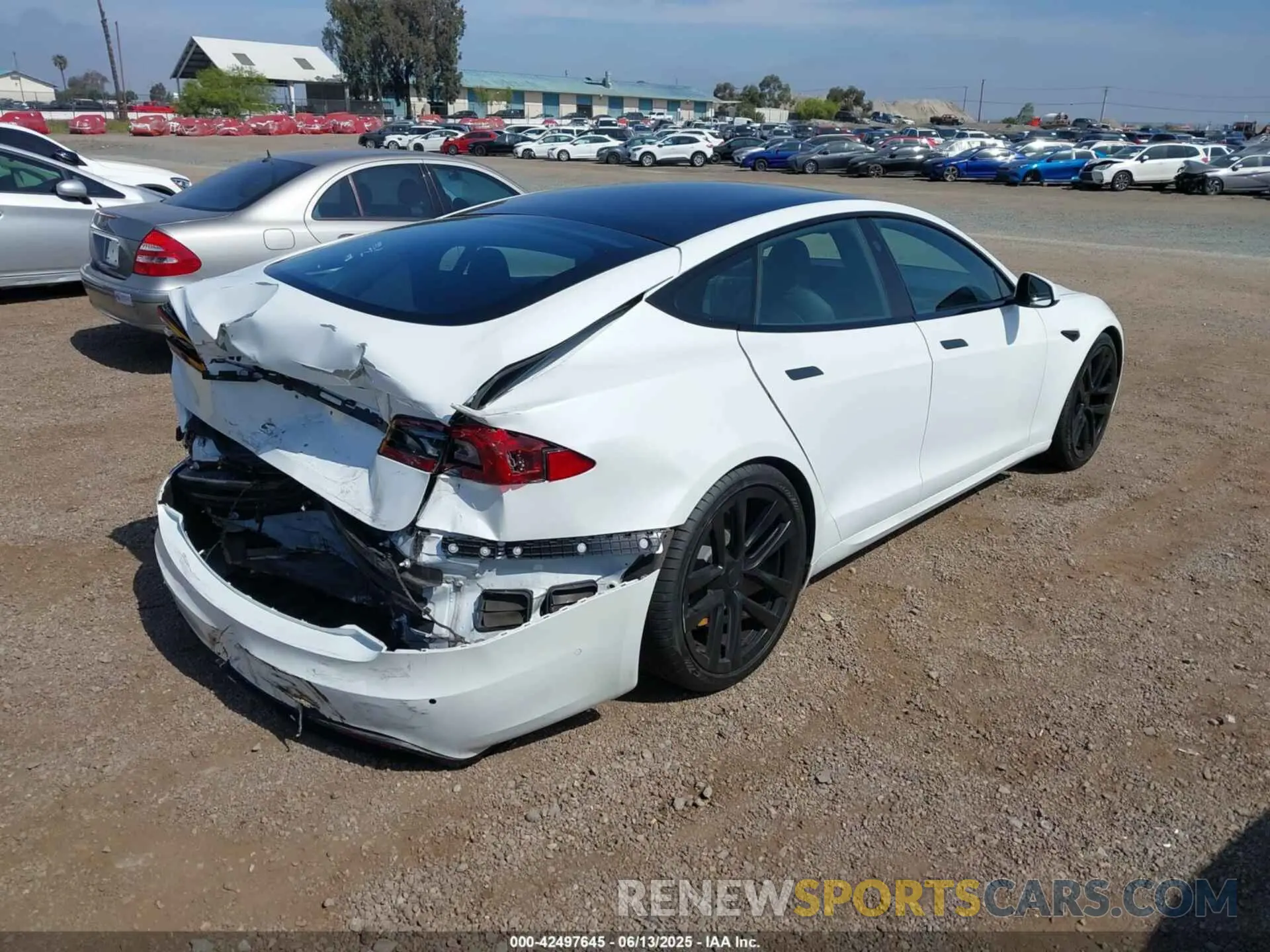 4 Фотография поврежденного автомобиля 5YJSA1E50NF459084 TESLA MODEL S 2022