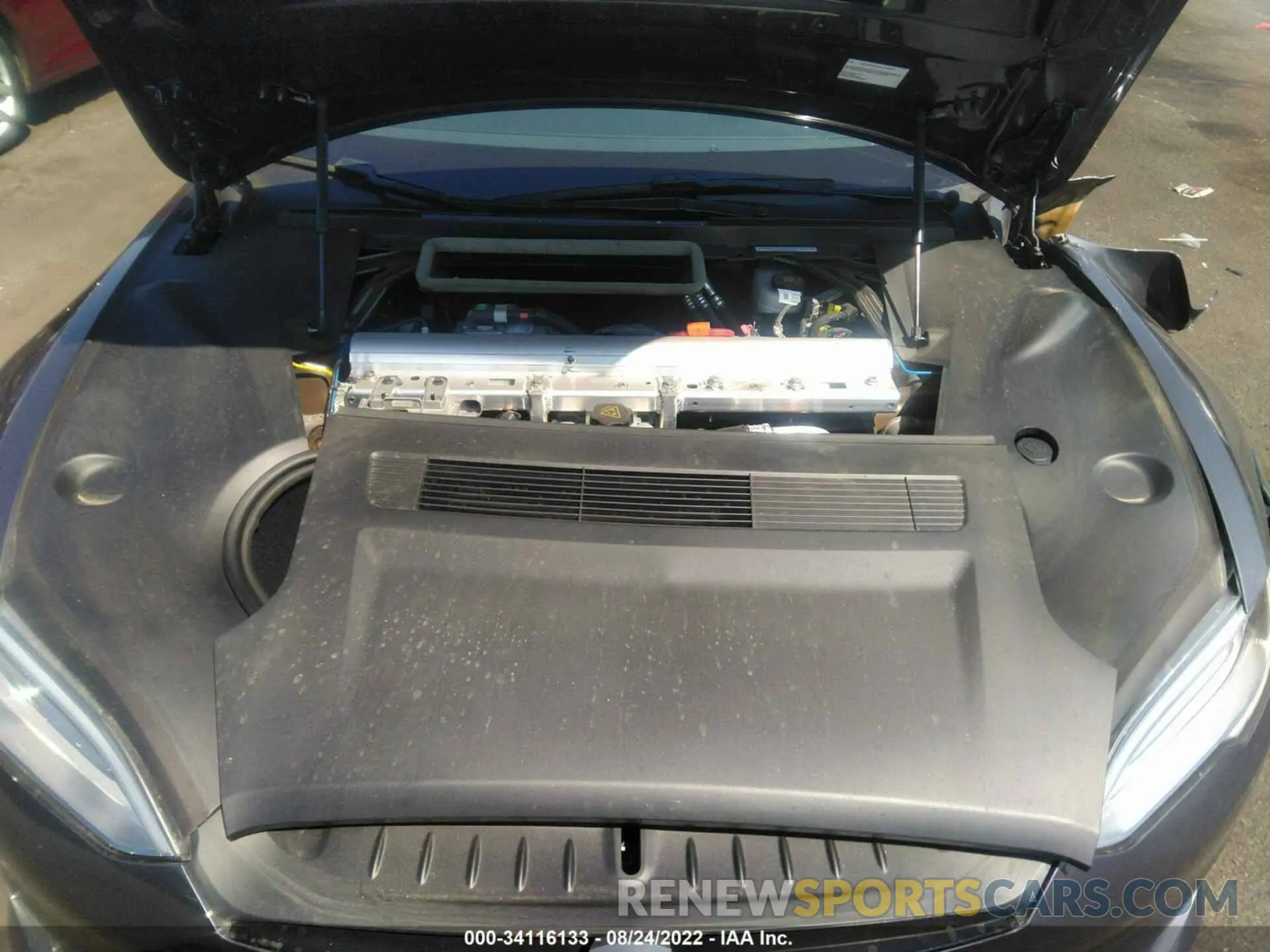 10 Photograph of a damaged car 5YJSA1E50NF463877 TESLA MODEL S 2022