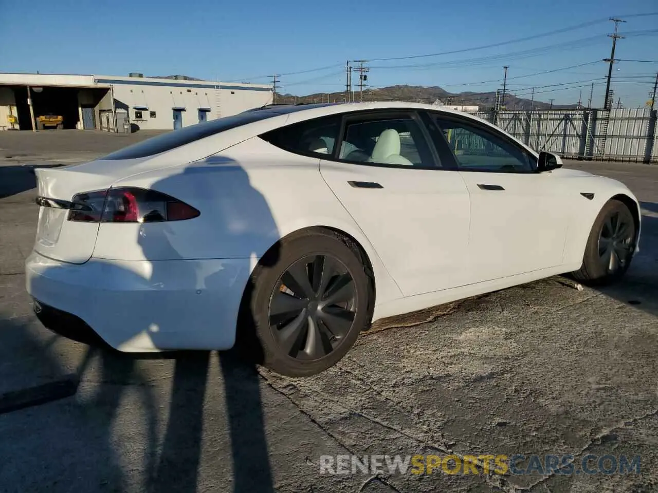 3 Photograph of a damaged car 5YJSA1E50NF467489 TESLA MODEL S 2022