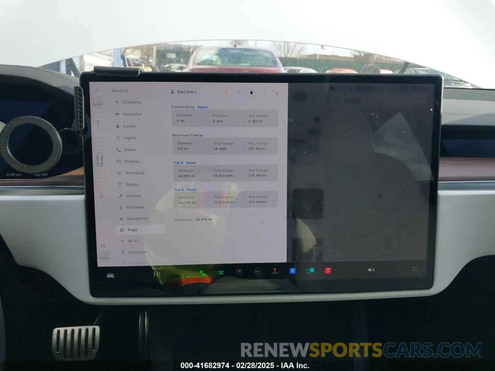 17 Photograph of a damaged car 5YJSA1E50NF469579 TESLA MODEL S 2022