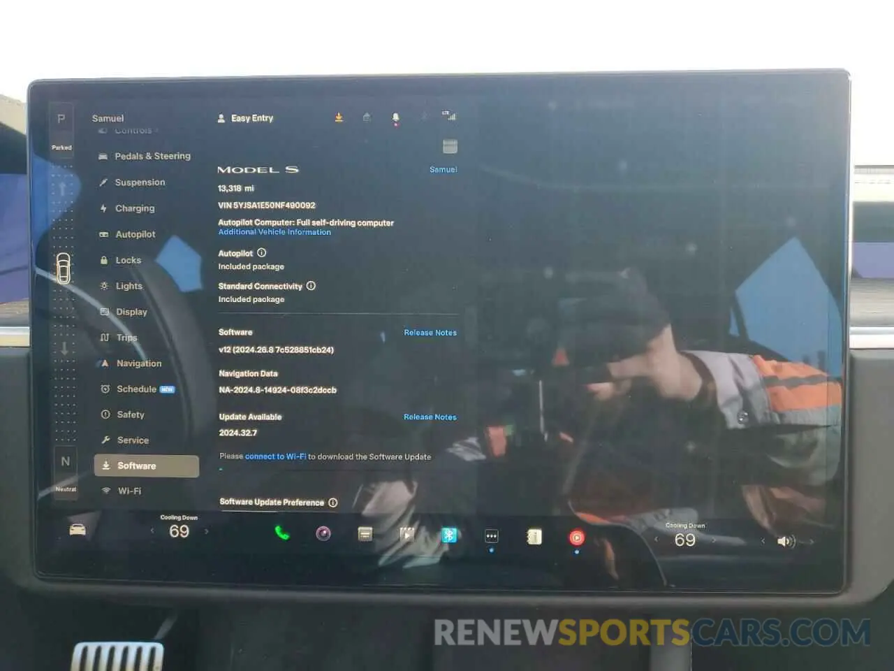 9 Photograph of a damaged car 5YJSA1E50NF490092 TESLA MODEL S 2022