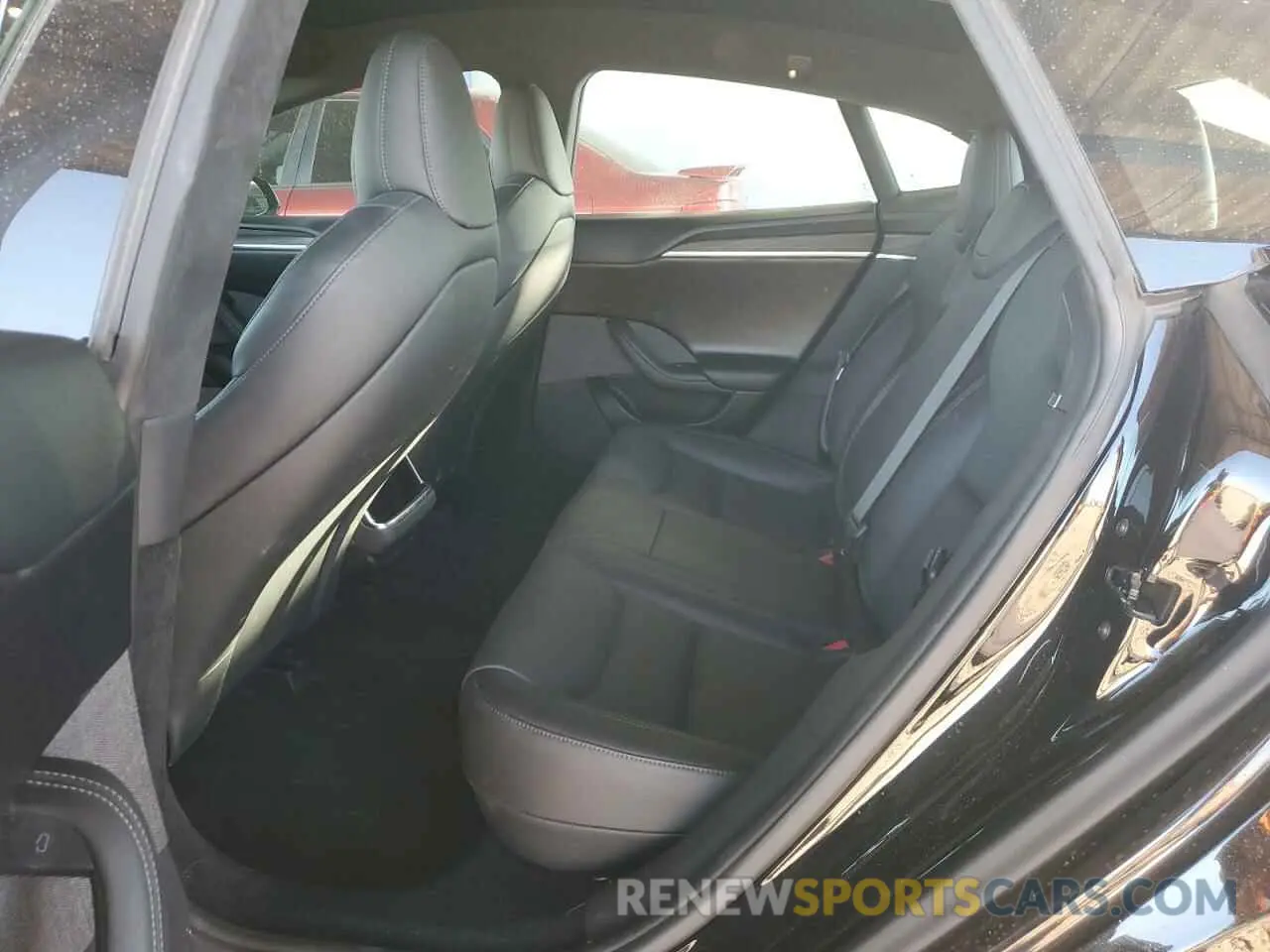 10 Photograph of a damaged car 5YJSA1E51NF464763 TESLA MODEL S 2022