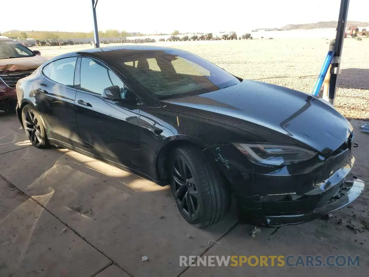 4 Photograph of a damaged car 5YJSA1E51NF464763 TESLA MODEL S 2022